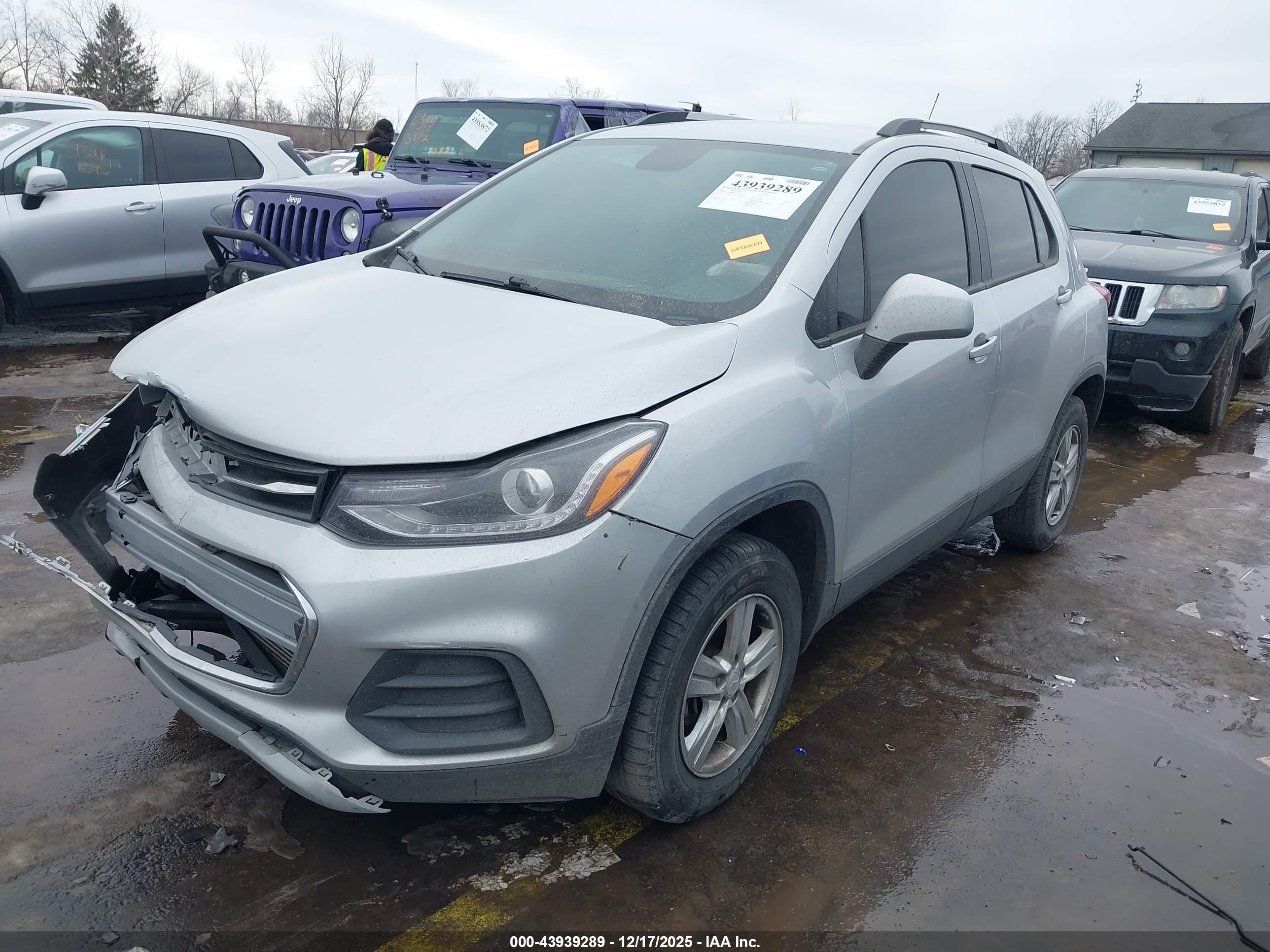 CHEVROLET TRAX image 2