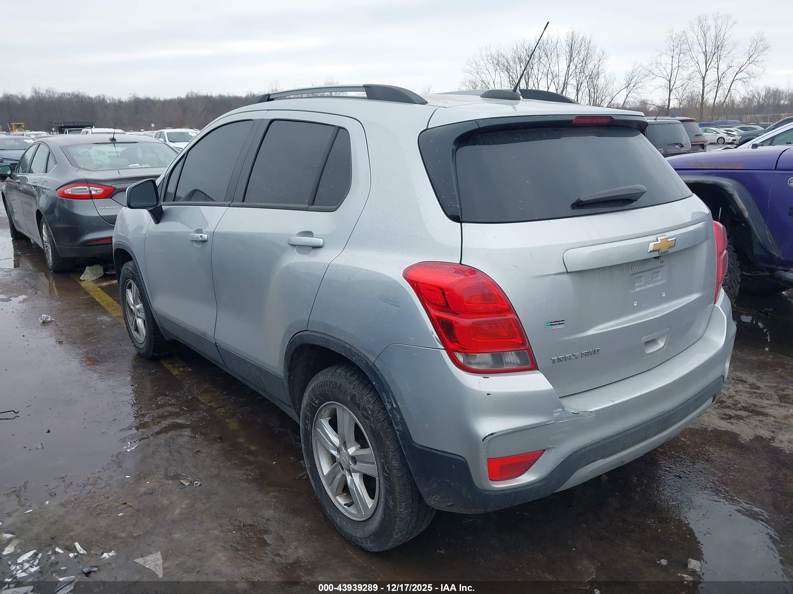 CHEVROLET TRAX image 3