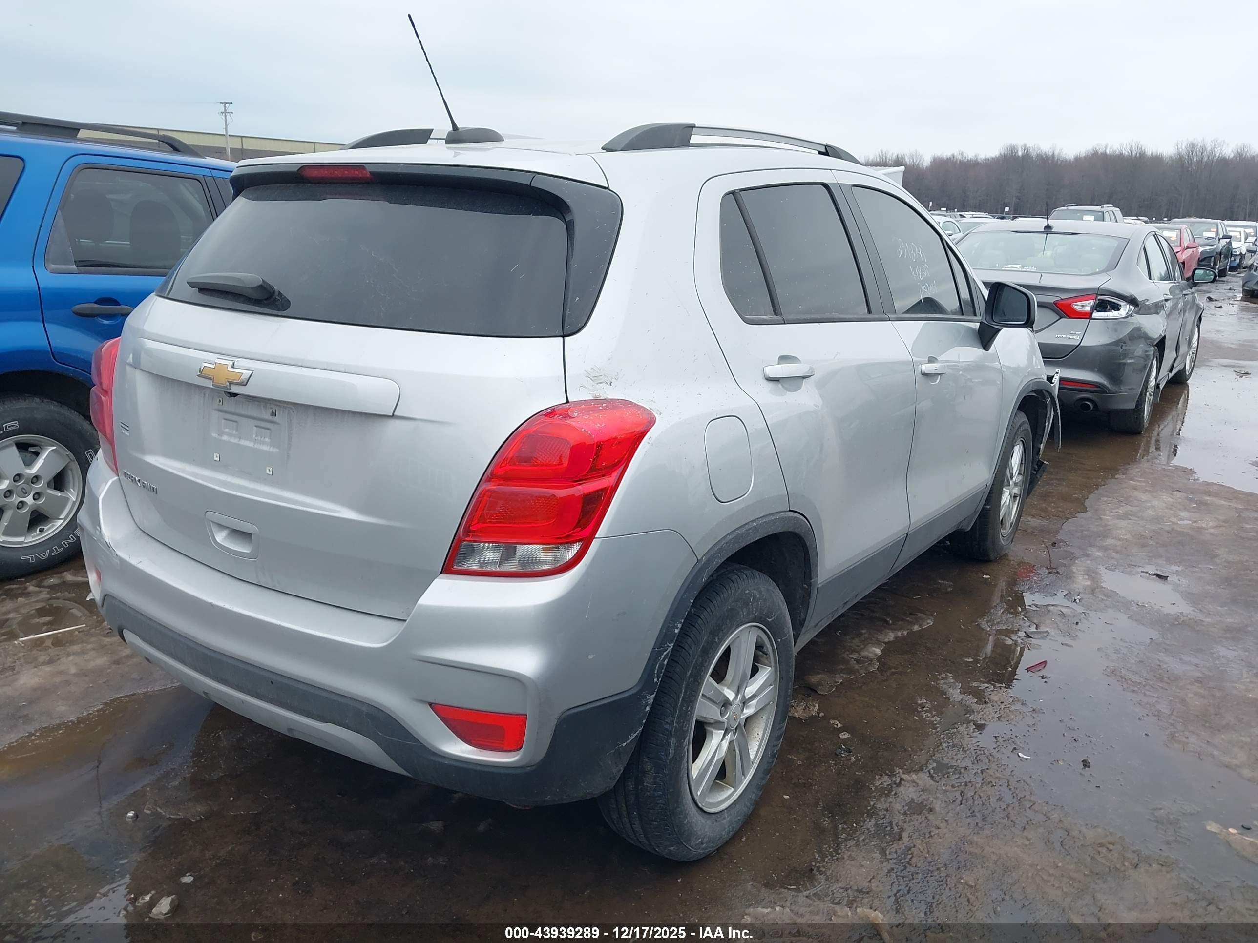 CHEVROLET TRAX image 4