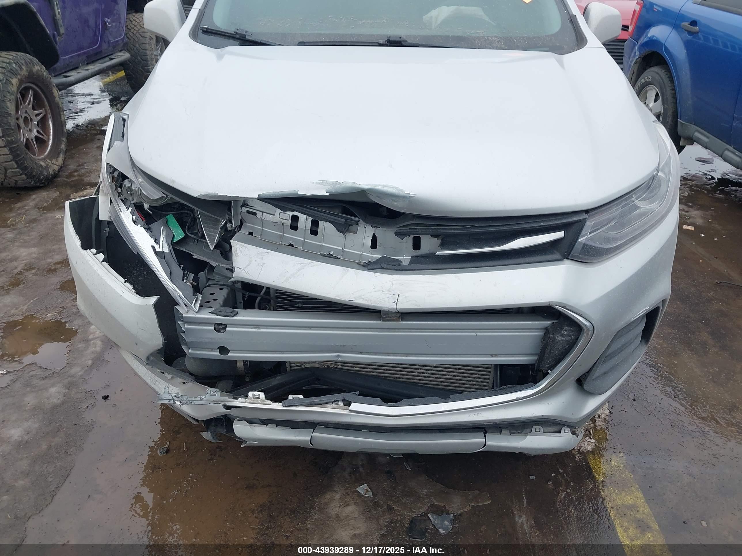 CHEVROLET TRAX image 6