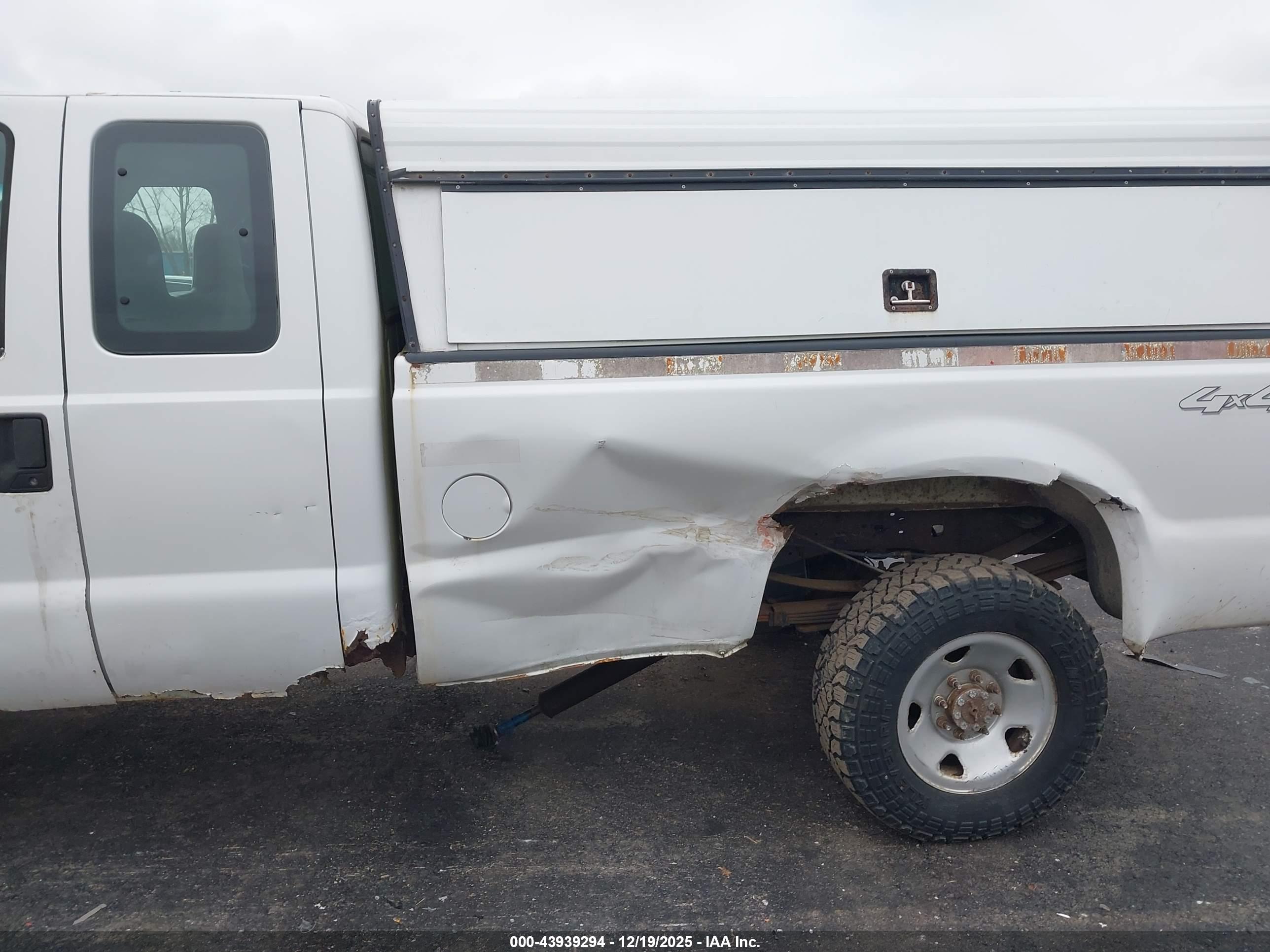 FORD F-350 image 6