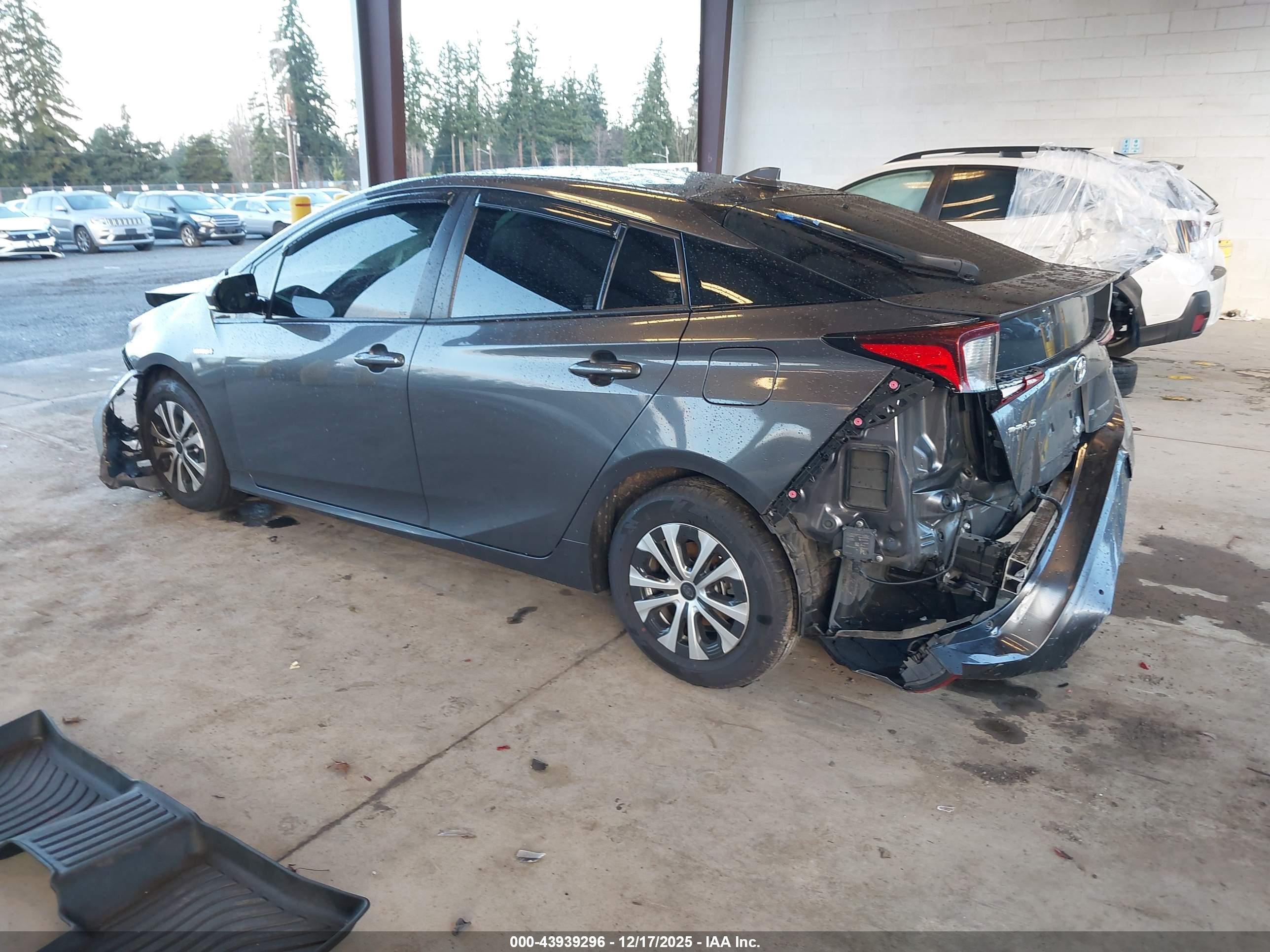 TOYOTA PRIUS image 3