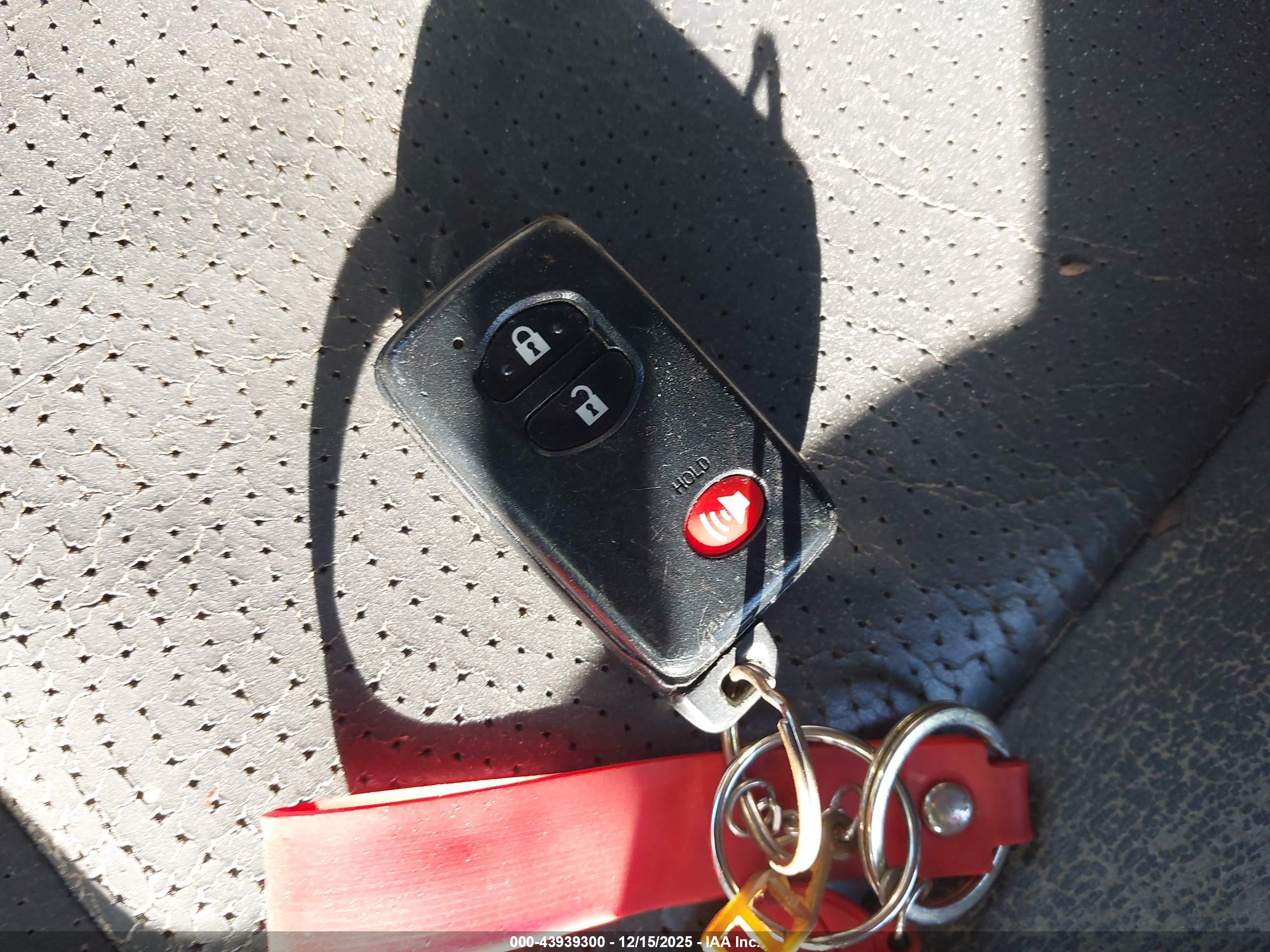 TOYOTA PRIUS image 11