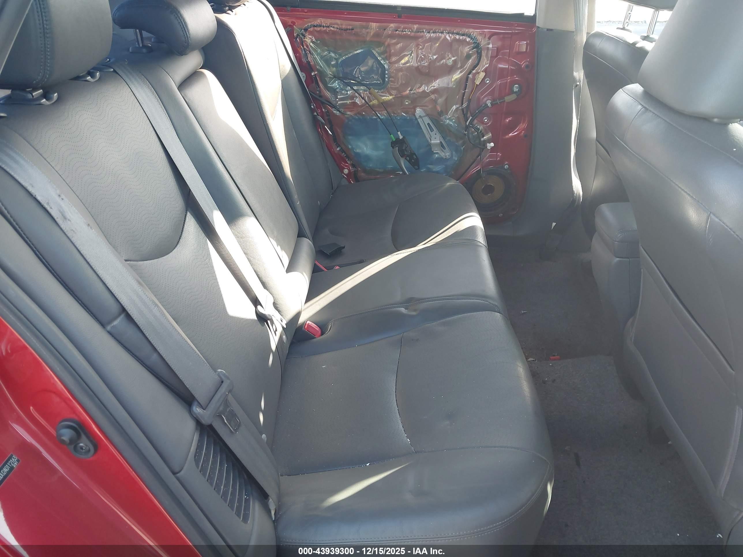 TOYOTA PRIUS image 8