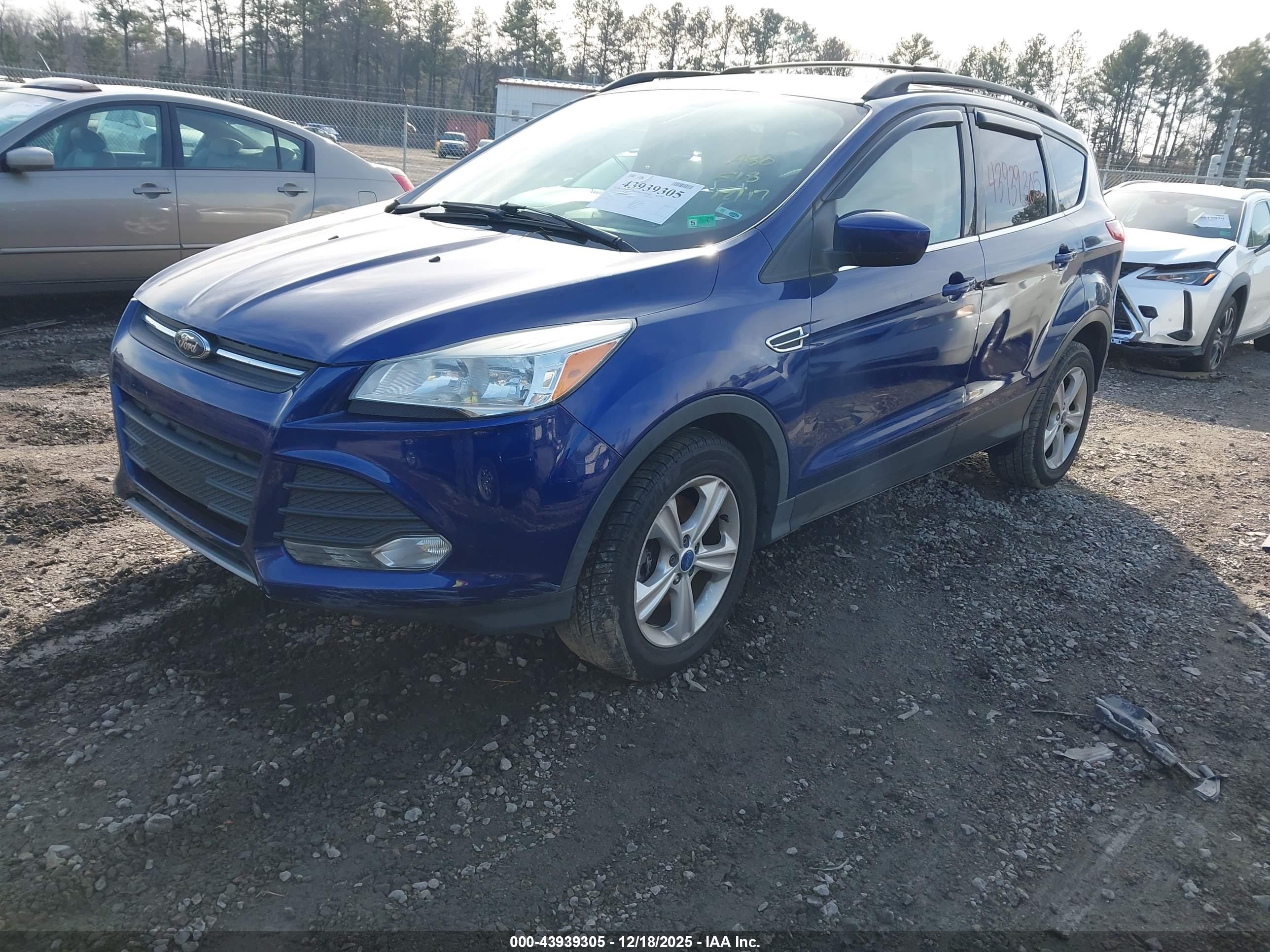 FORD ESCAPE image 2