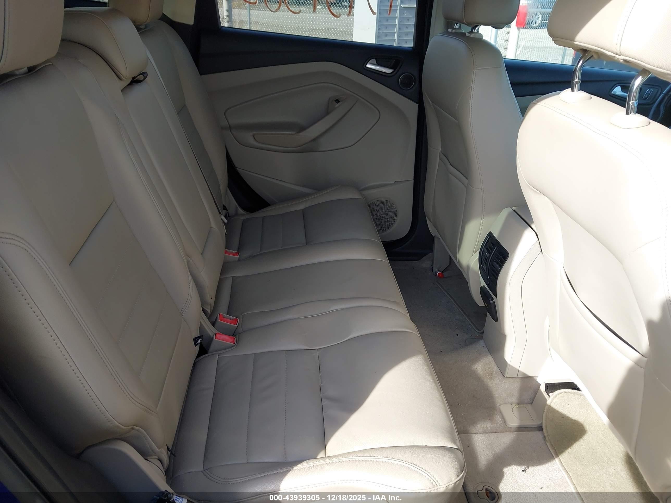 FORD ESCAPE image 8