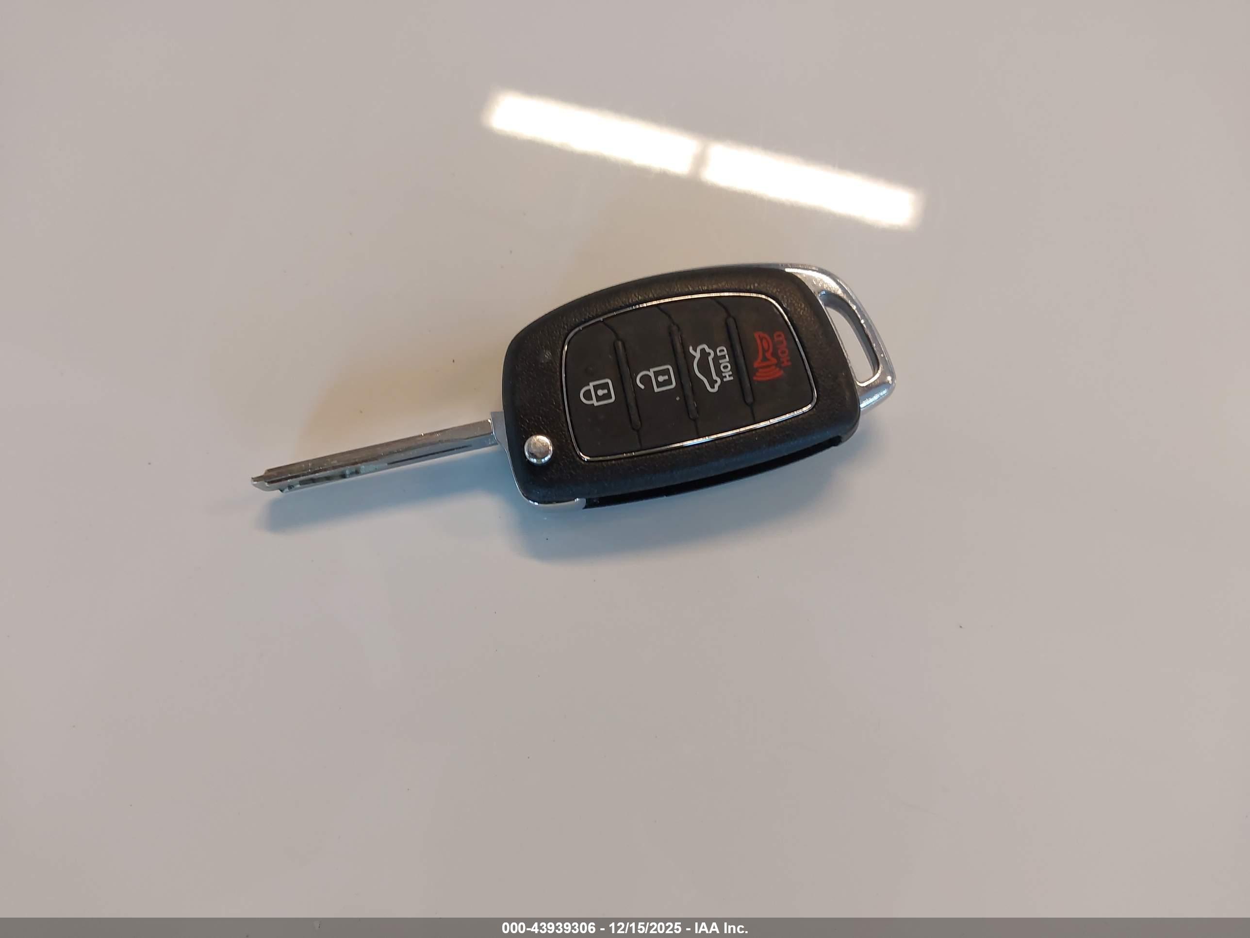 HYUNDAI SONATA image 11