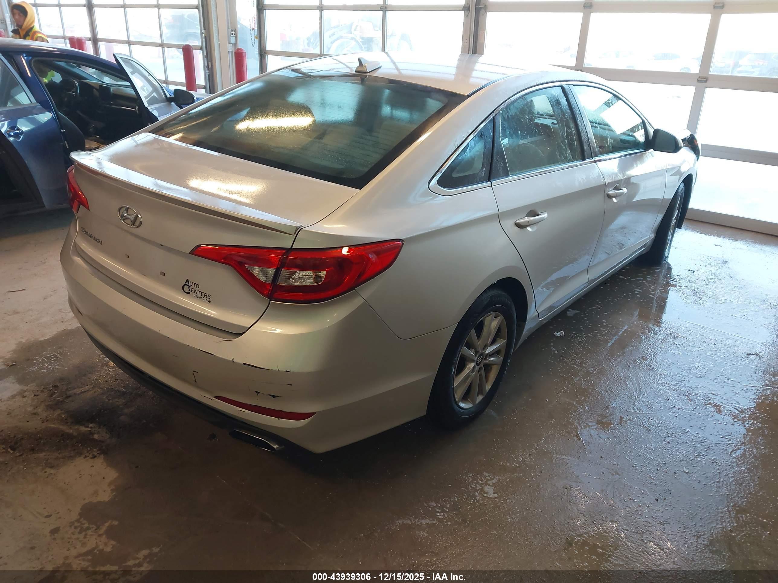 HYUNDAI SONATA image 4