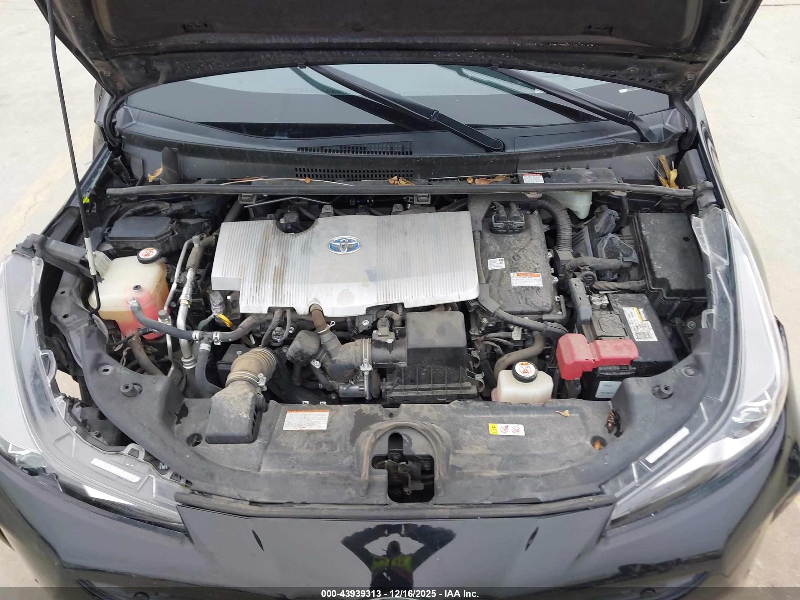 TOYOTA PRIUS image 10