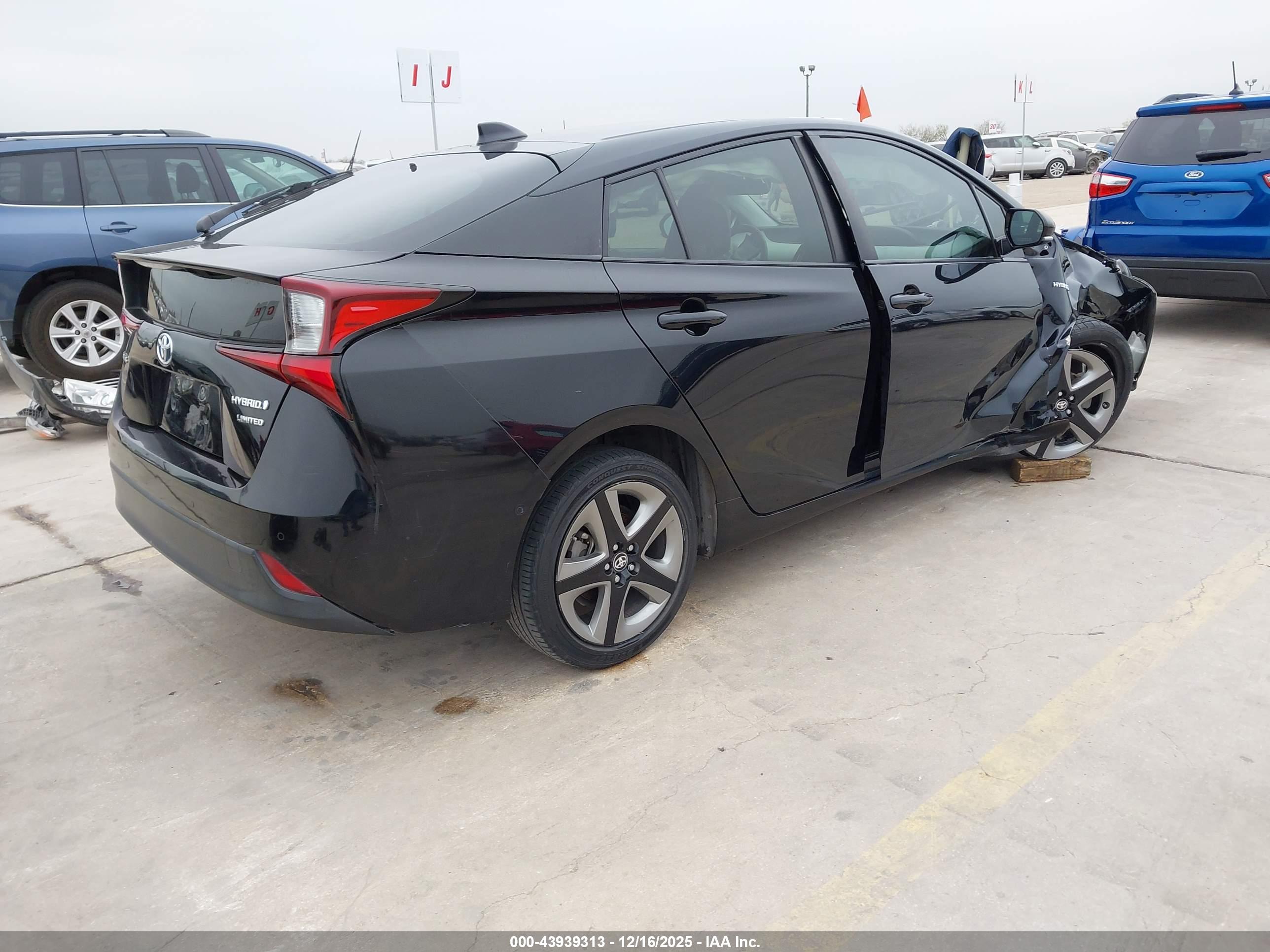 TOYOTA PRIUS image 4