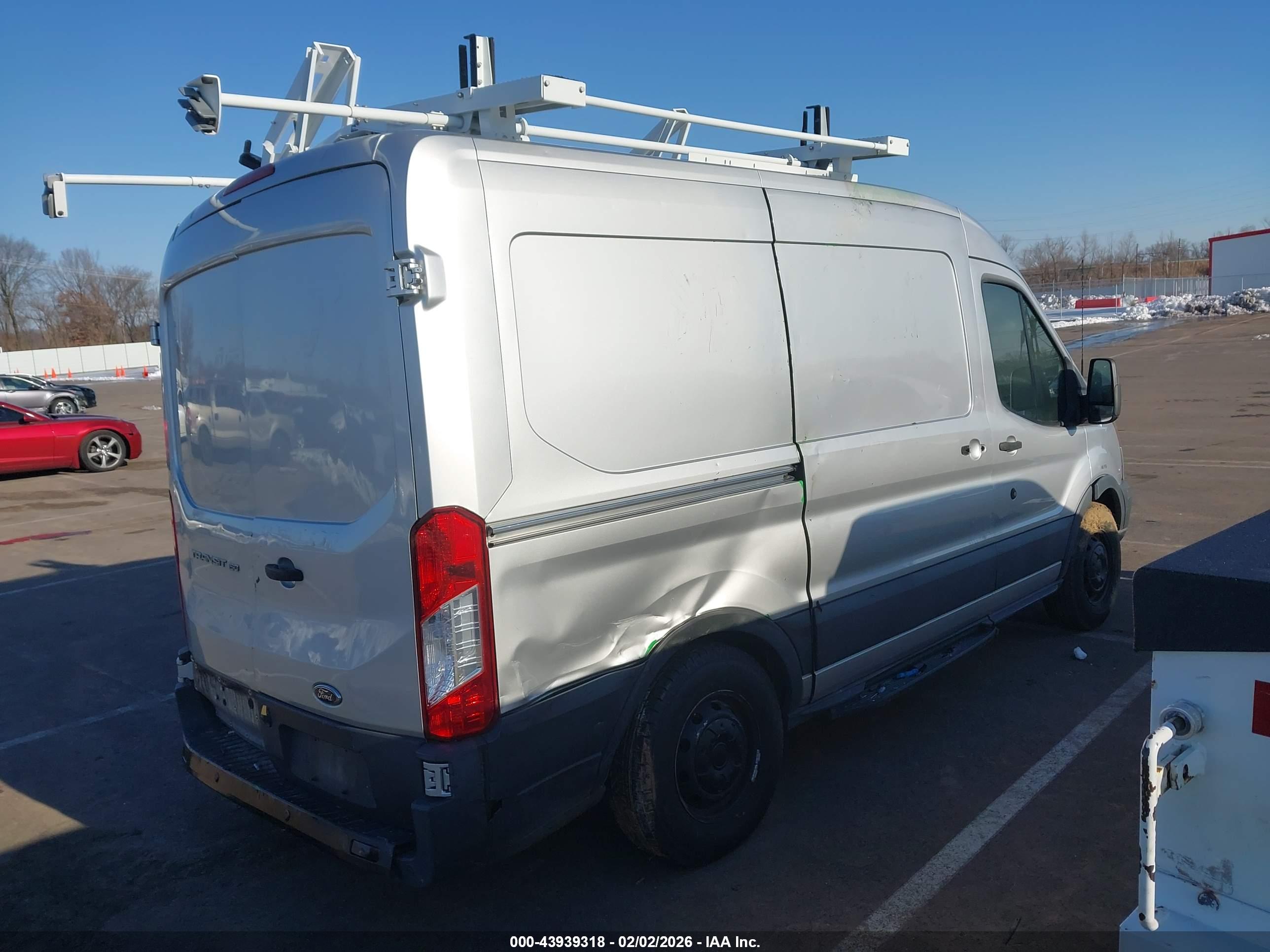 FORD TRANSIT-150 image 4