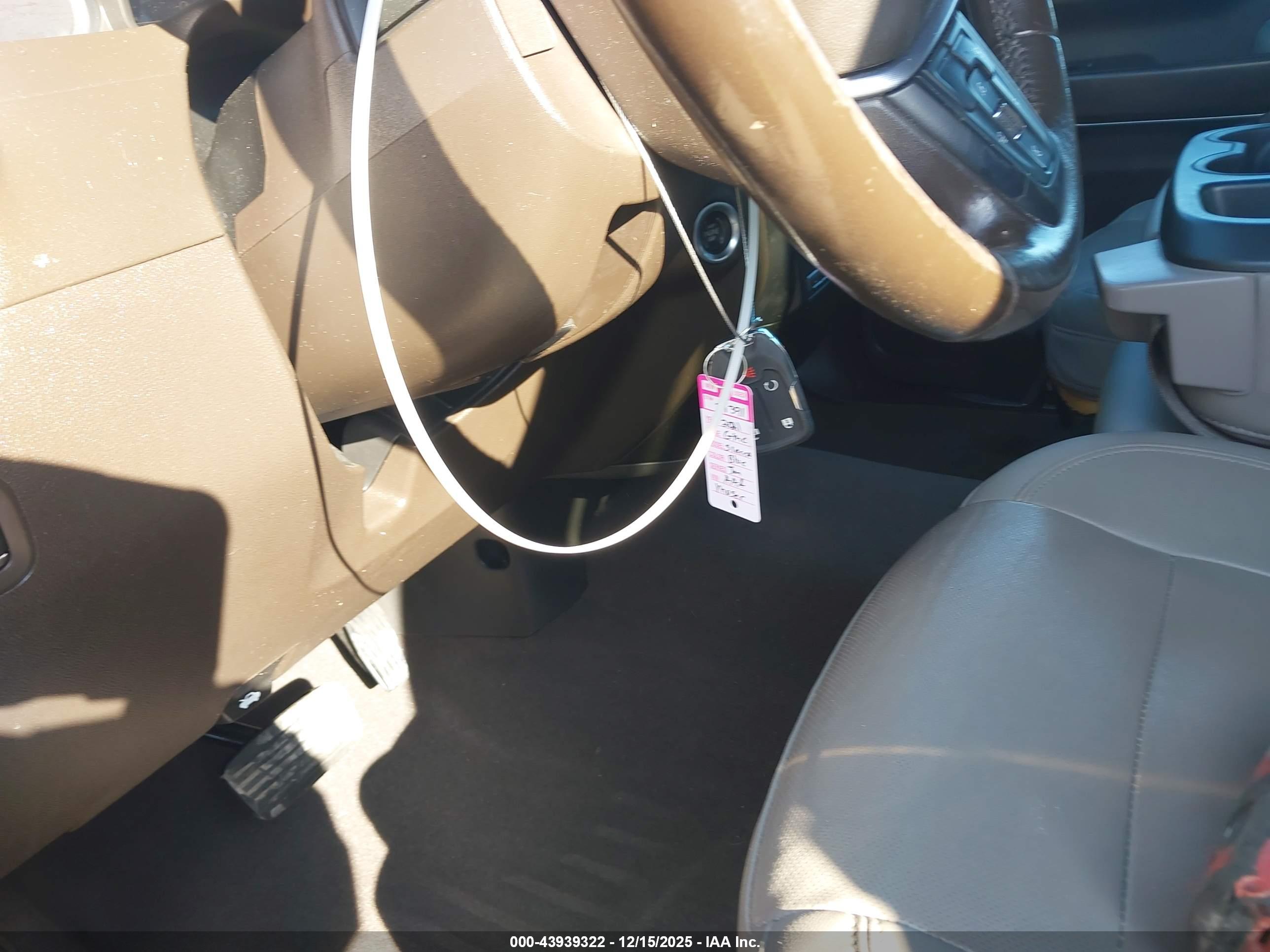 GMC SIERRA image 11