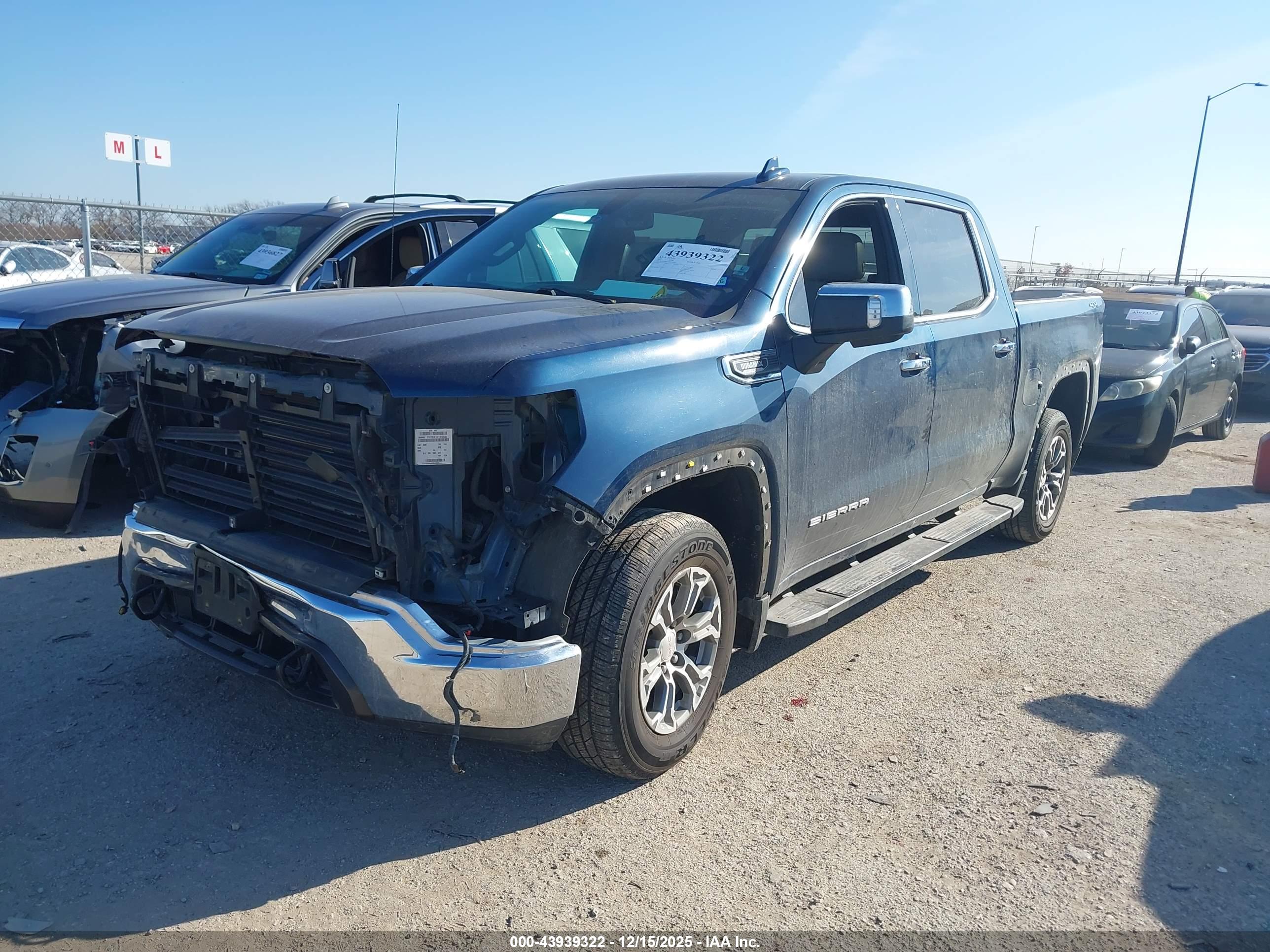 GMC SIERRA image 2