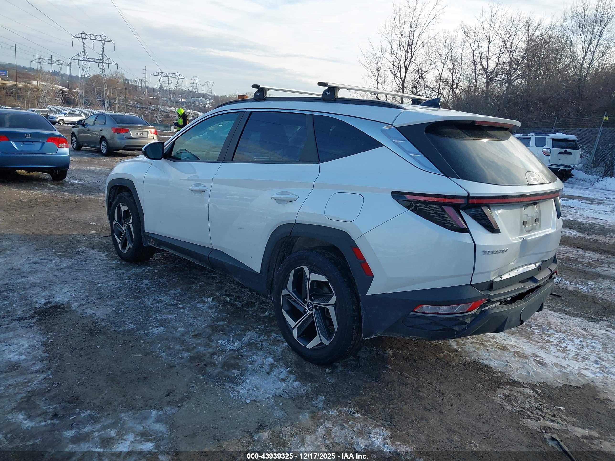 HYUNDAI TUCSON image 3