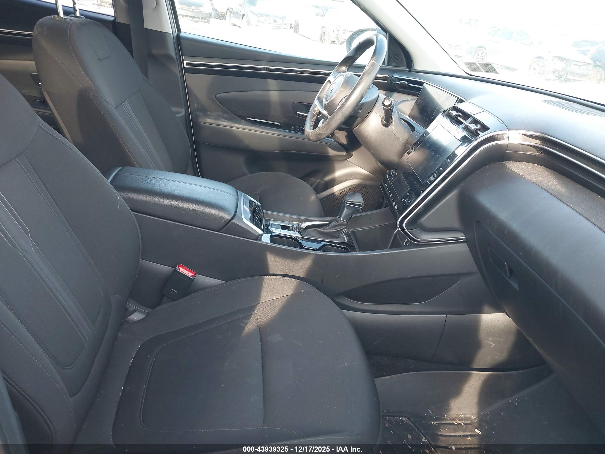 HYUNDAI TUCSON image 5