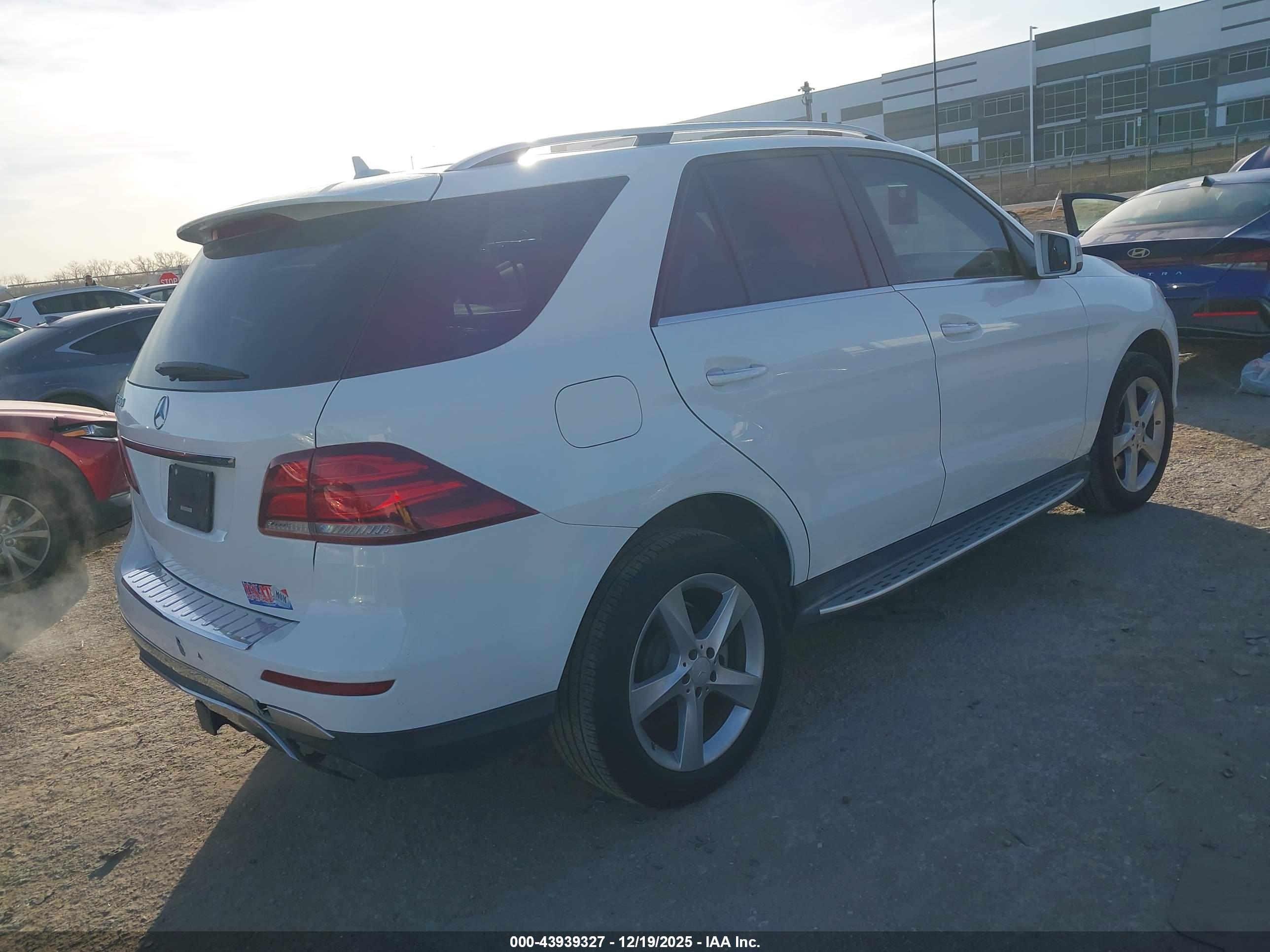 MERCEDES-BENZ GLE image 4