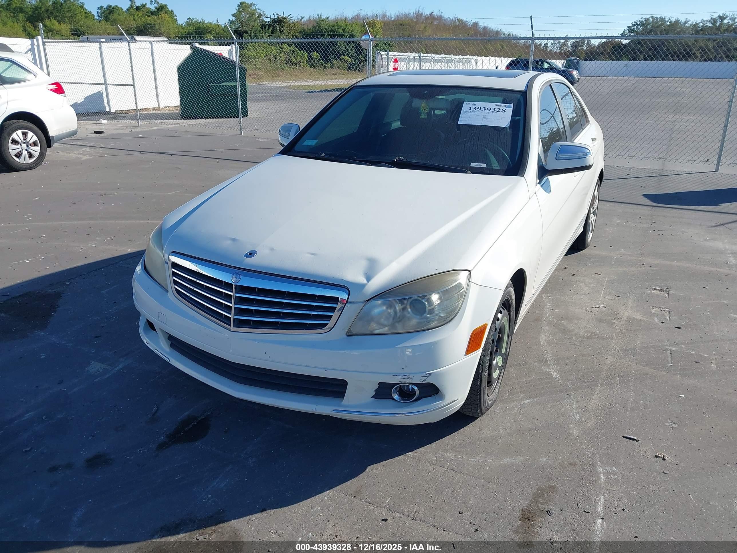 MERCEDES-BENZ C image 2