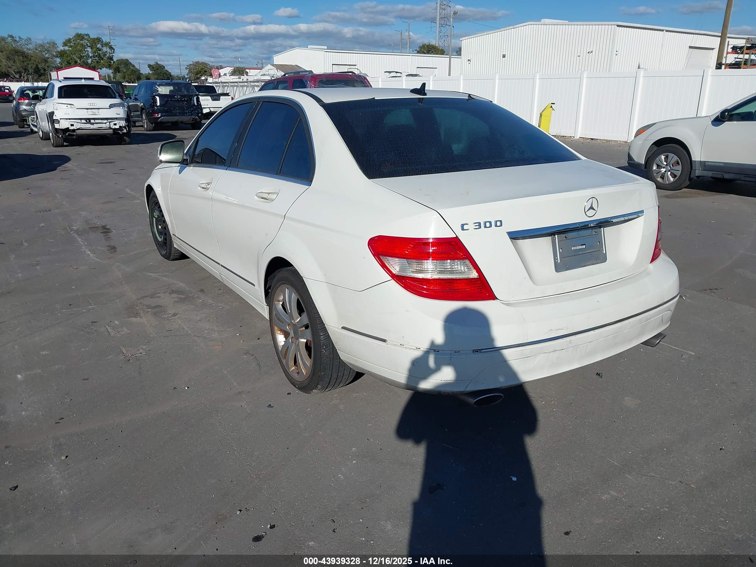 MERCEDES-BENZ C image 3