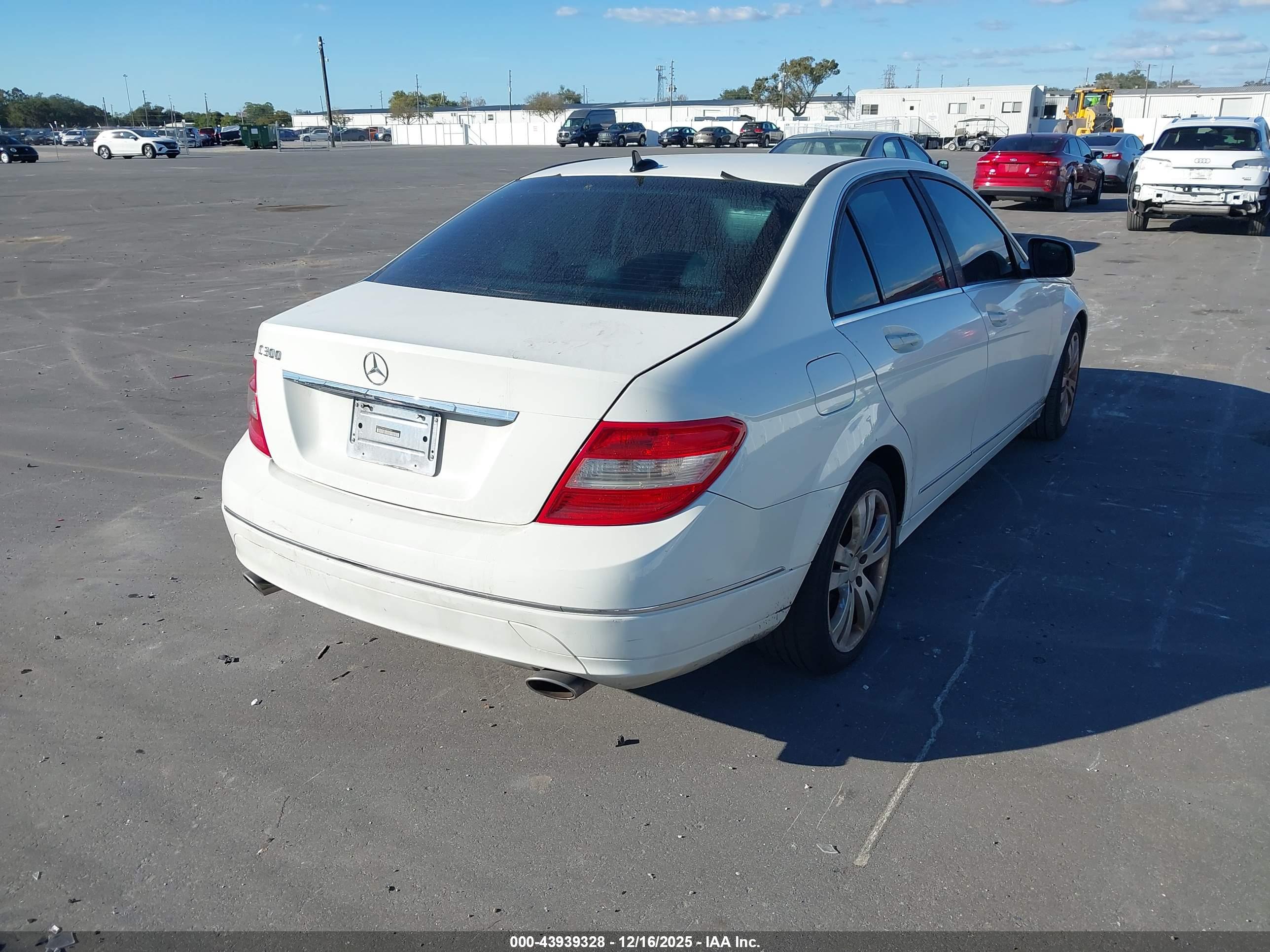 MERCEDES-BENZ C image 4