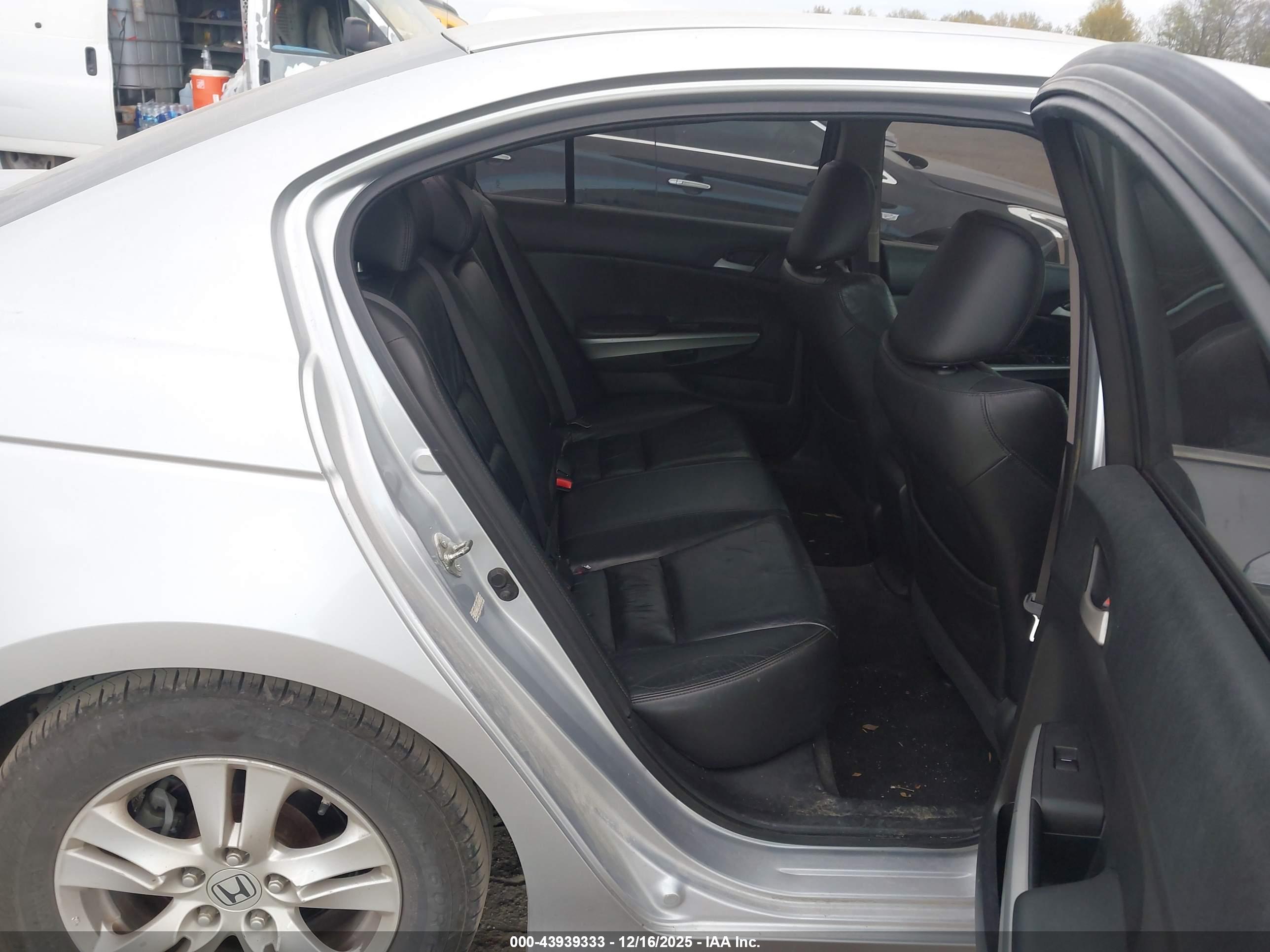 HONDA ACCORD image 8