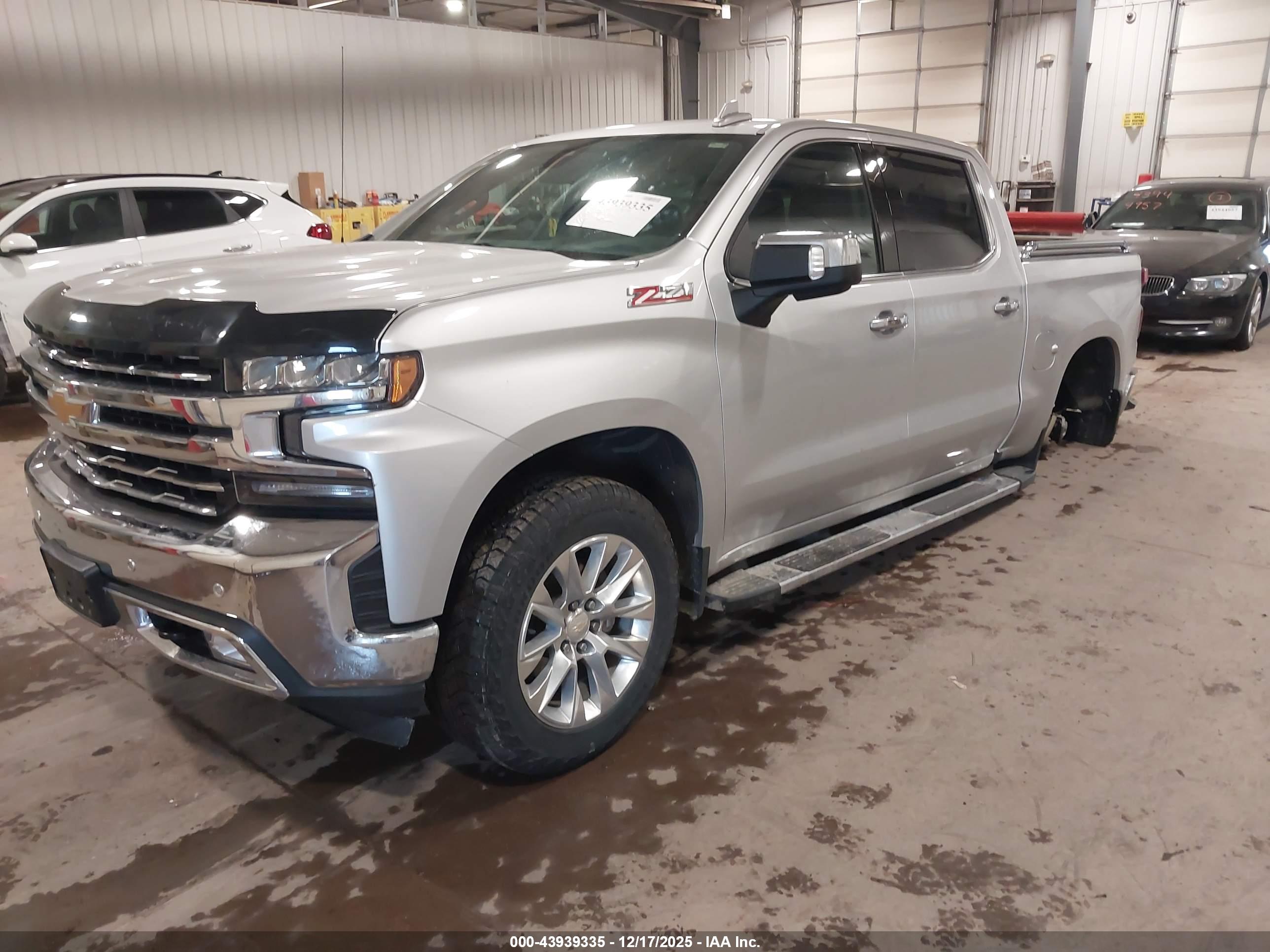 CHEVROLET SILVERADO image 2