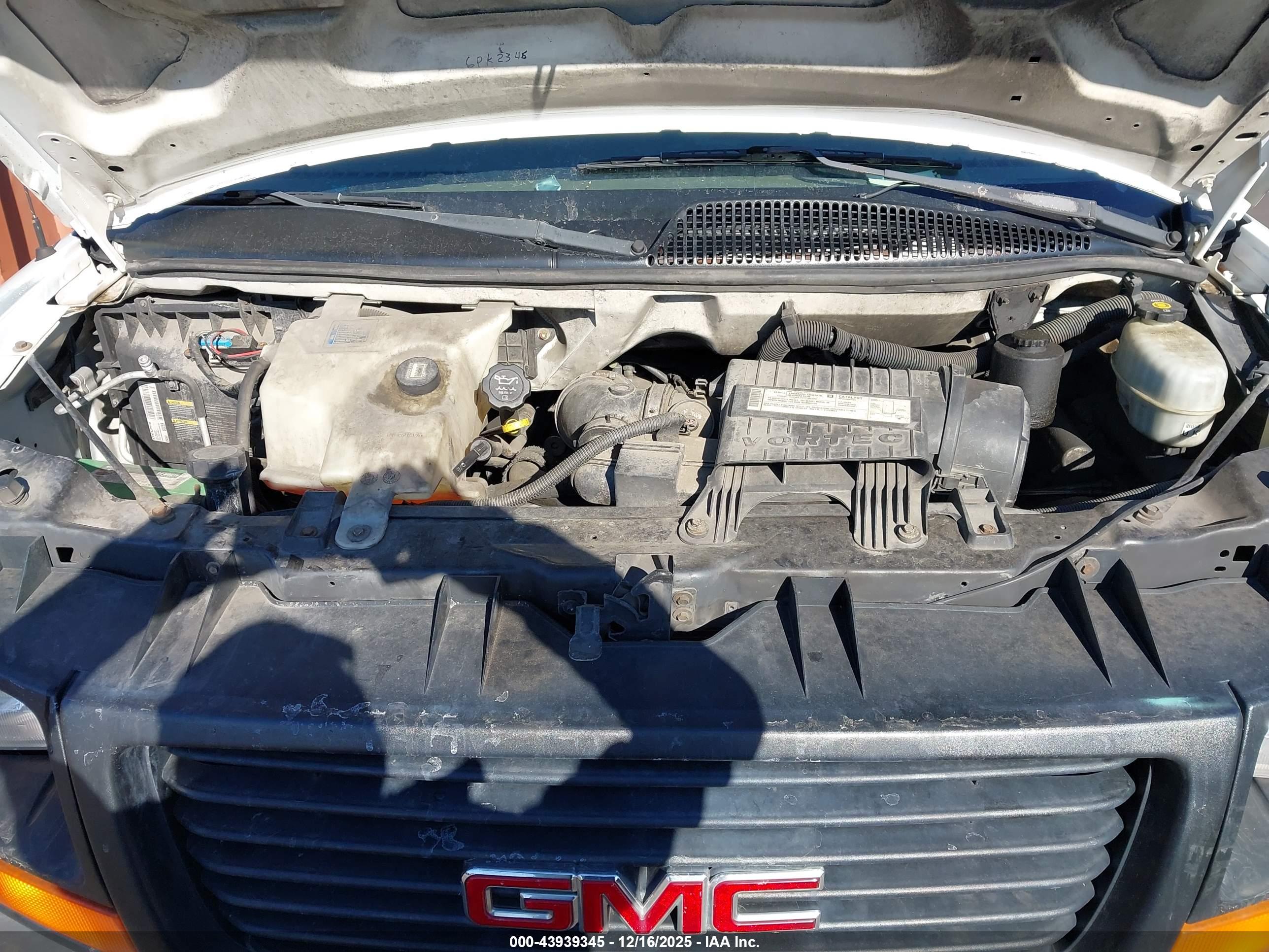 GMC SAVANA image 10
