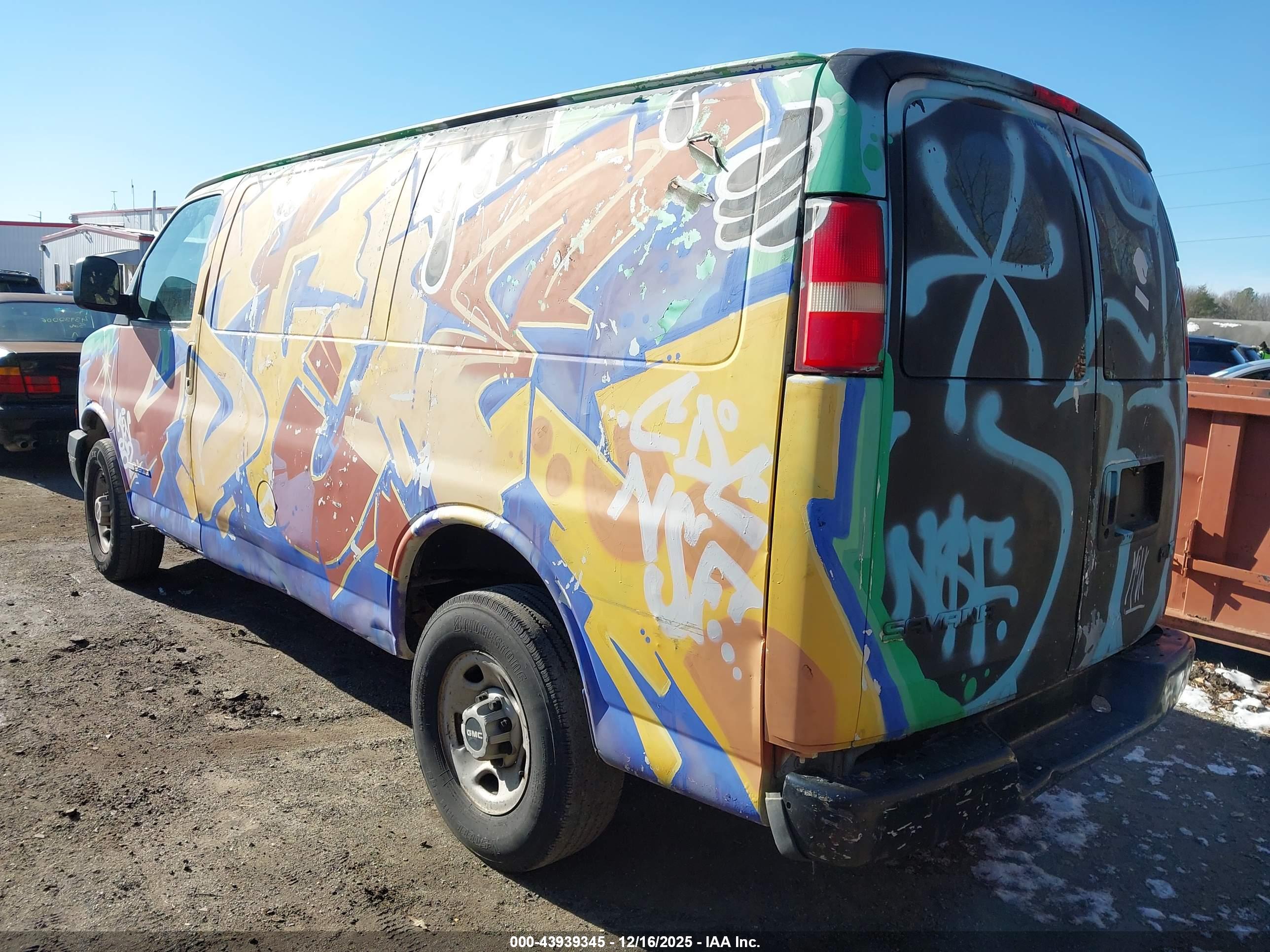 GMC SAVANA image 3
