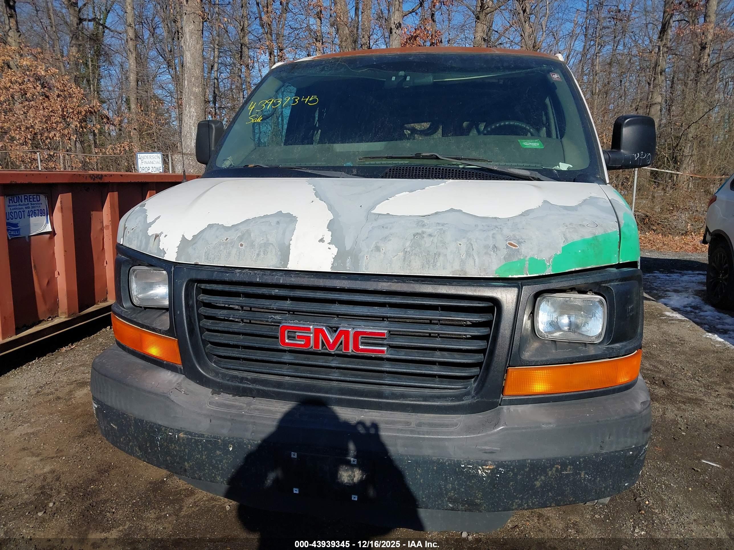 GMC SAVANA image 6