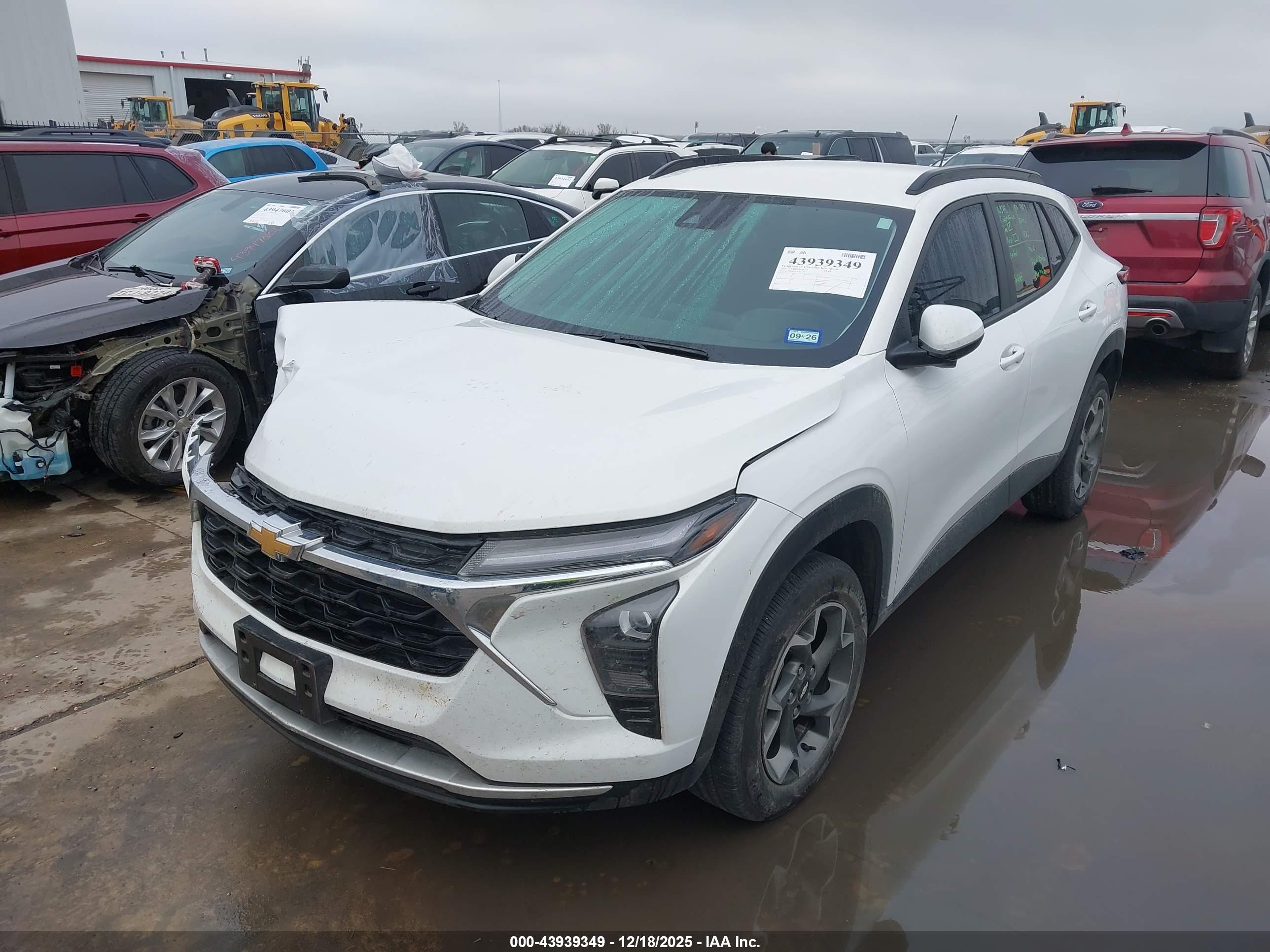 CHEVROLET TRAX image 2