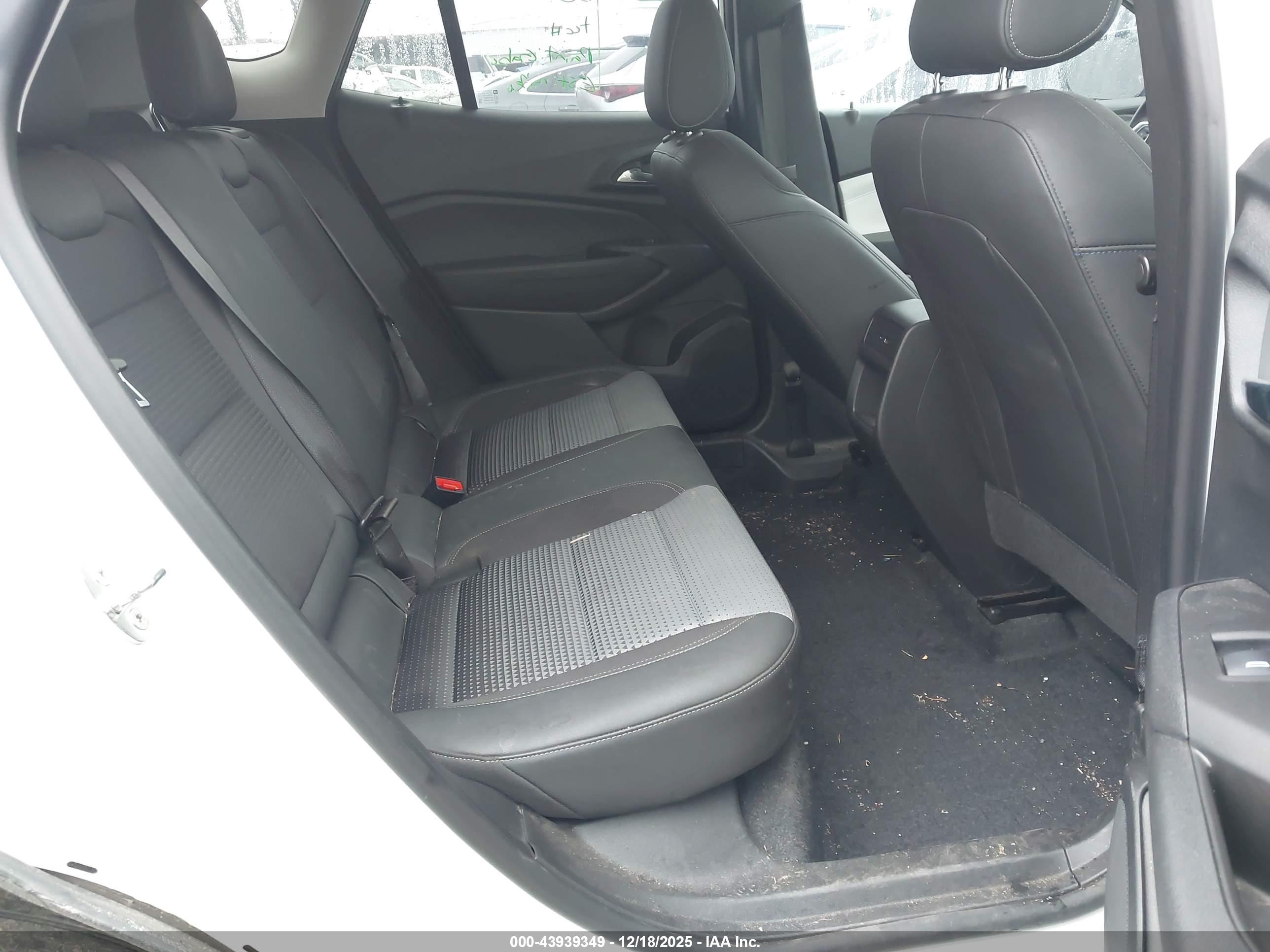 CHEVROLET TRAX image 8