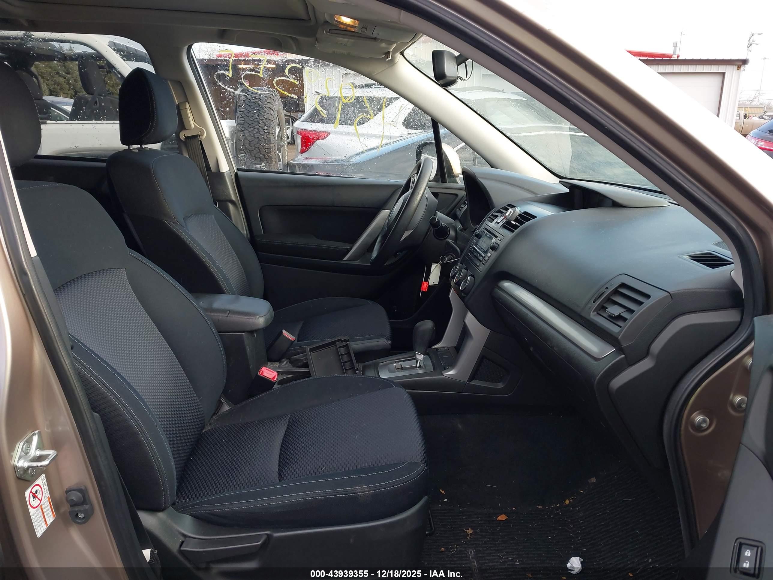 SUBARU FORESTER image 5