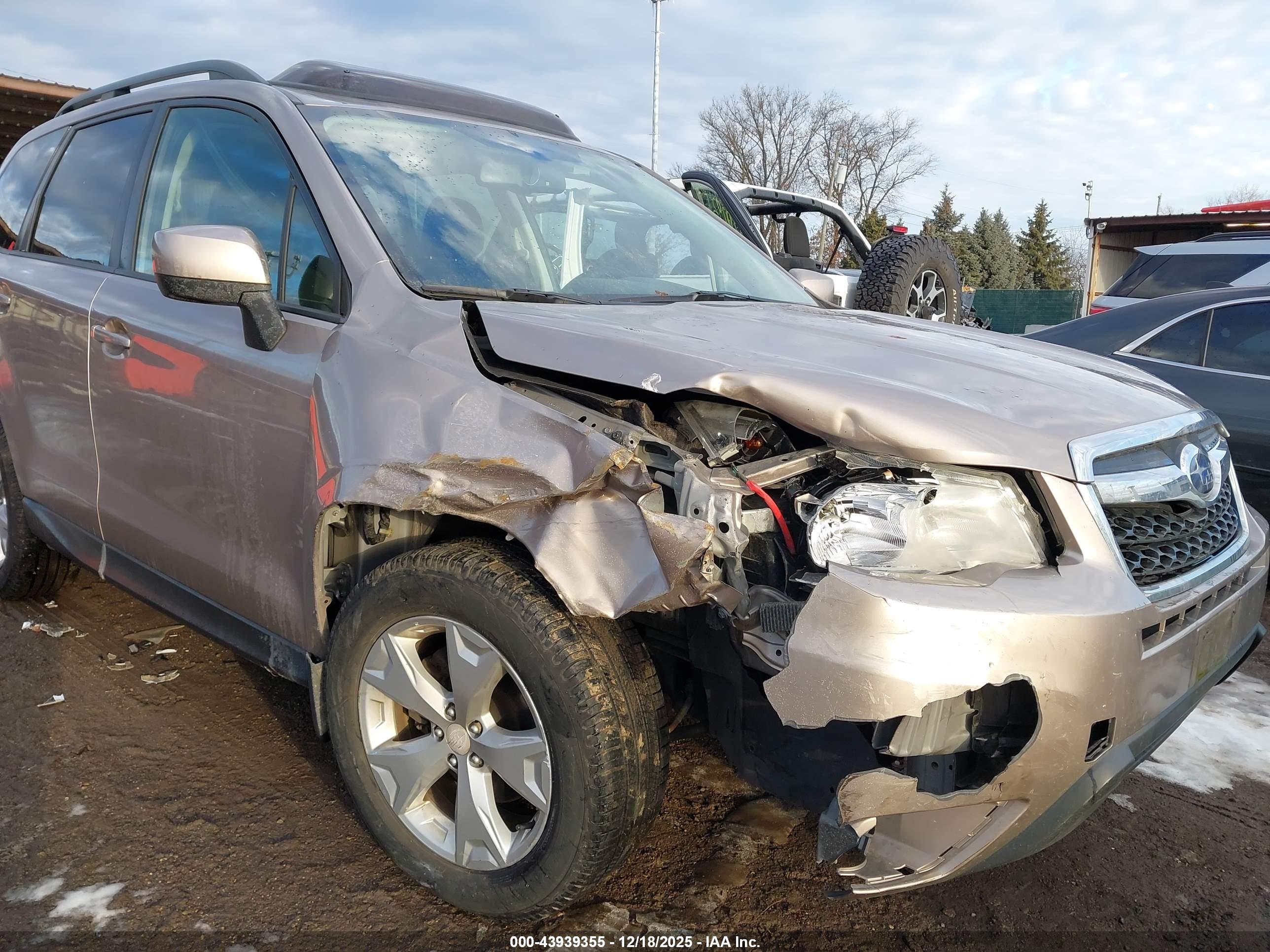 SUBARU FORESTER image 6