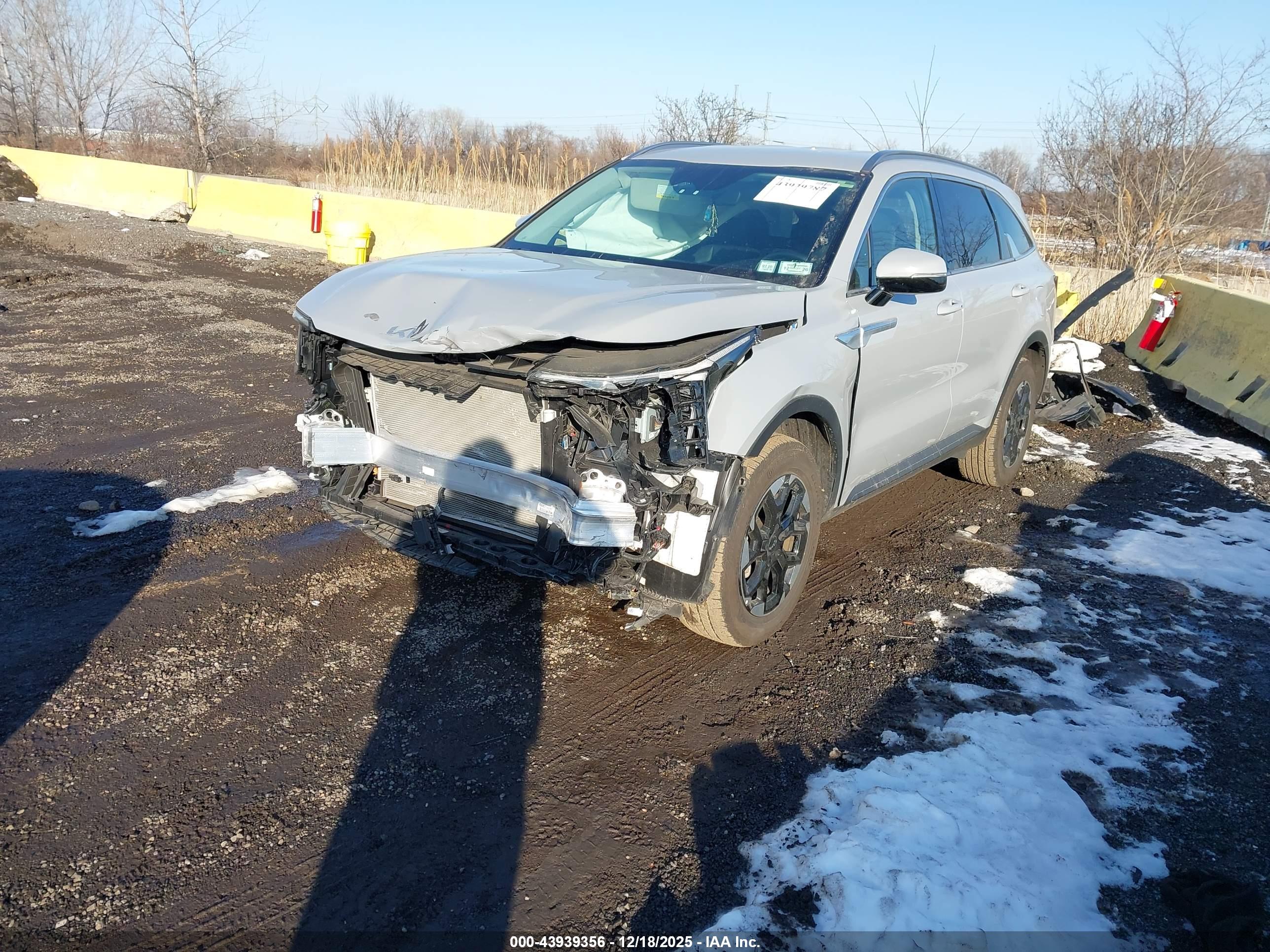 KIA SORENTO image 2