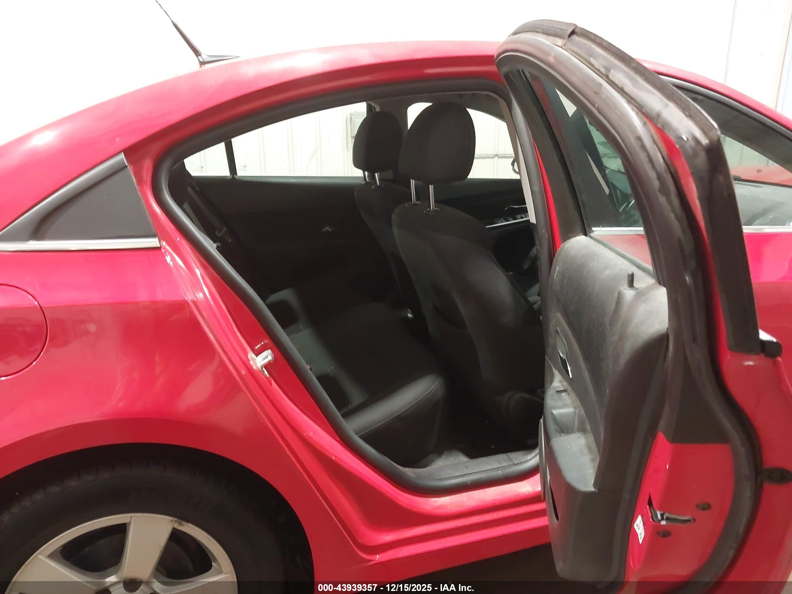 CHEVROLET CRUZE image 8
