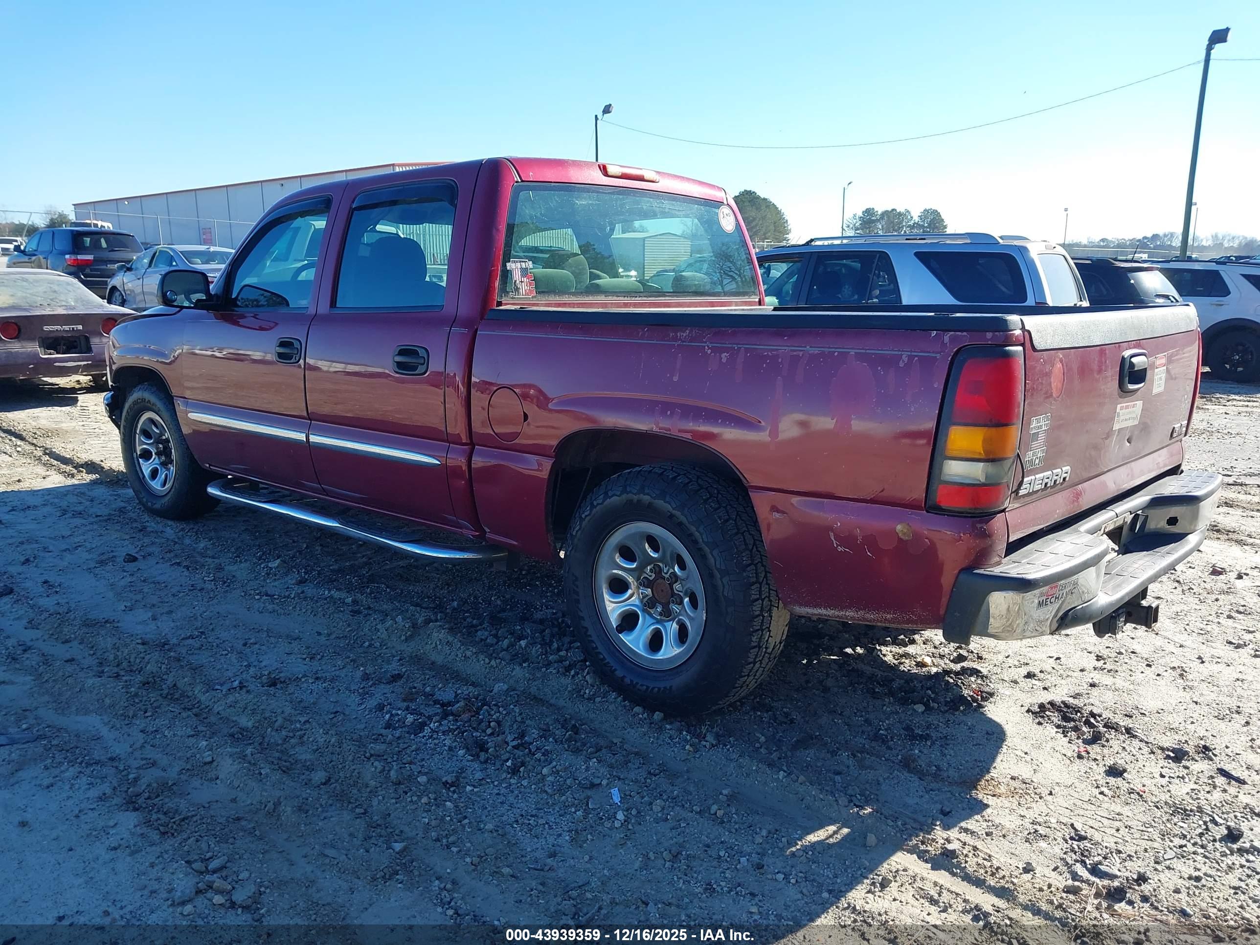 GMC SIERRA image 3