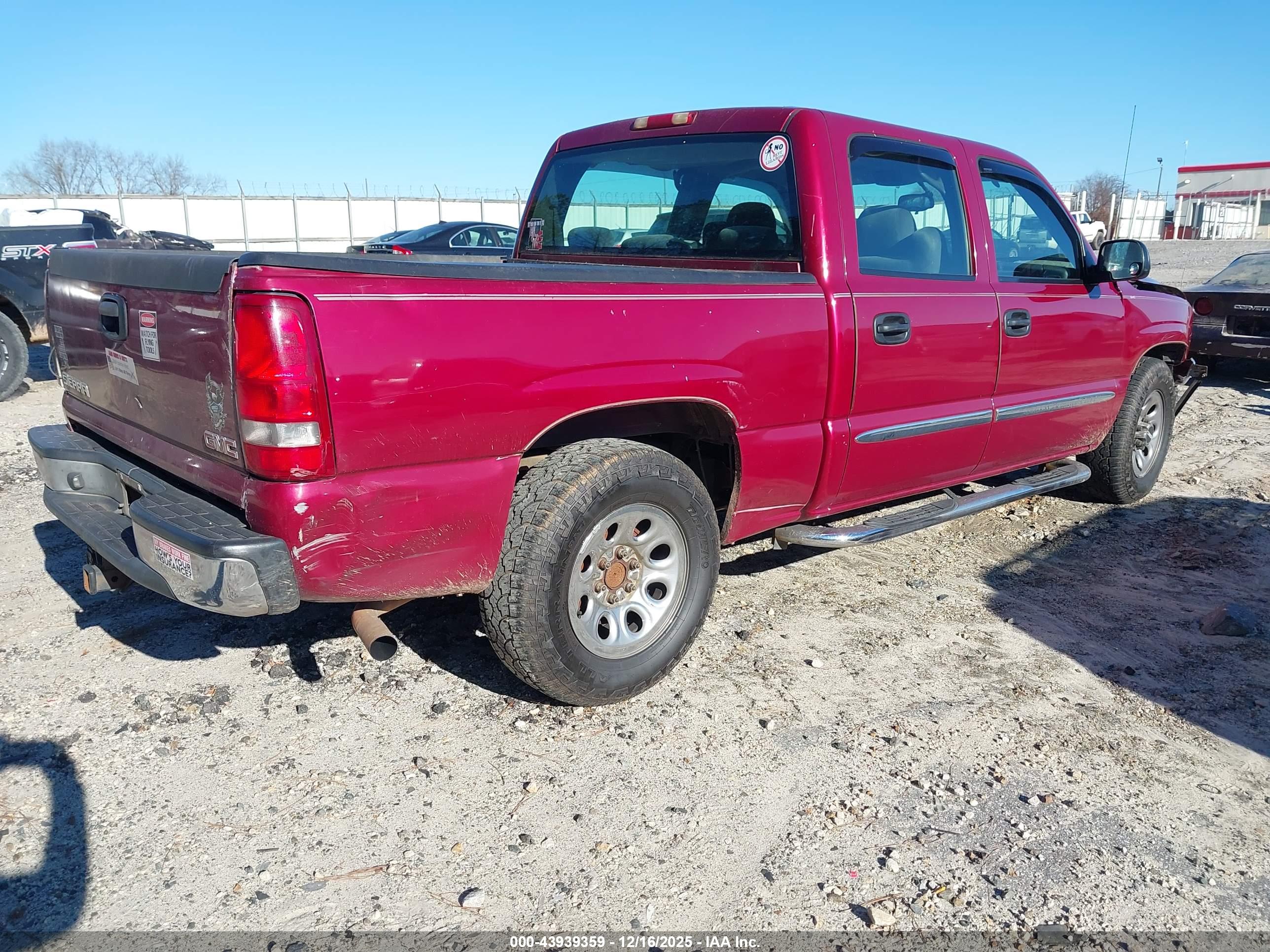 GMC SIERRA image 4