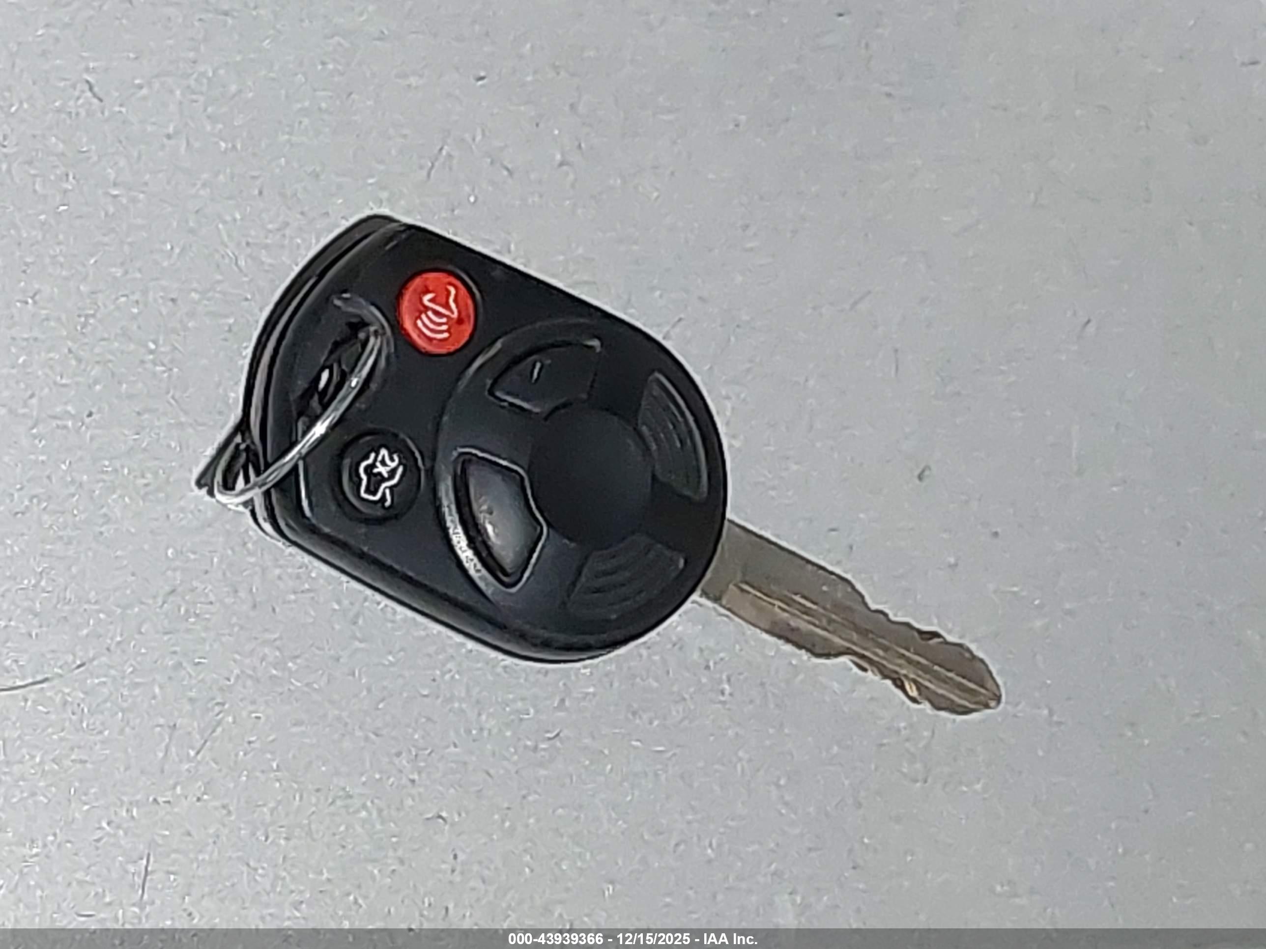 FORD FUSION image 11
