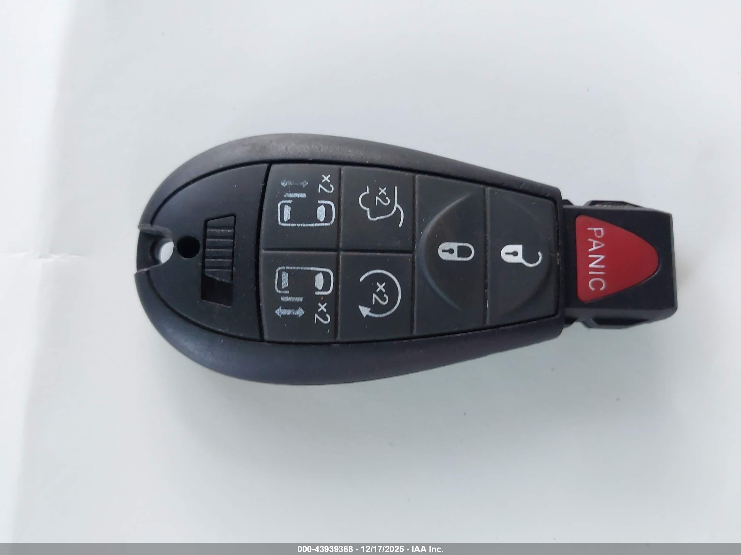 CHRYSLER TOWN image 11