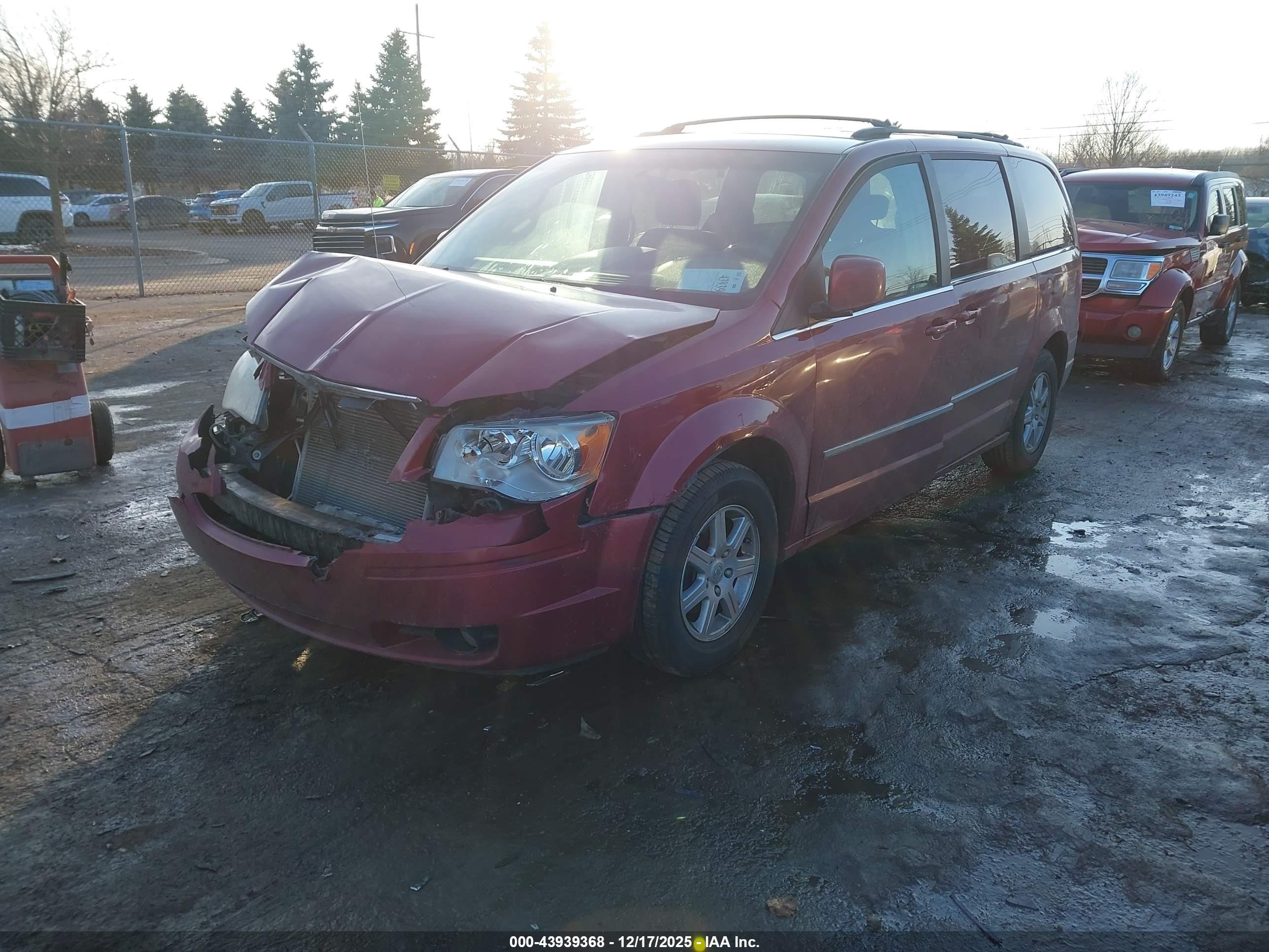 CHRYSLER TOWN image 2