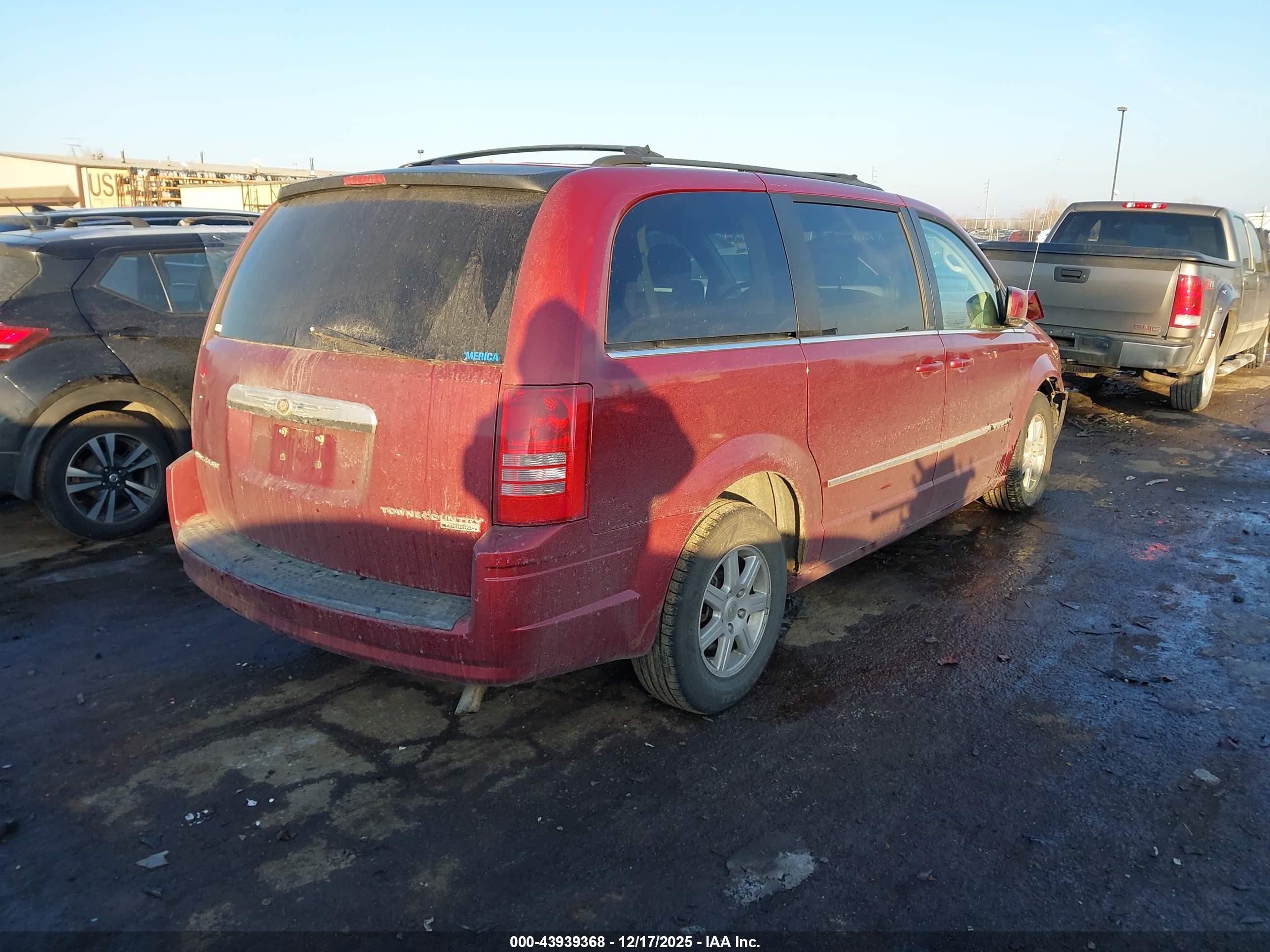 CHRYSLER TOWN image 4