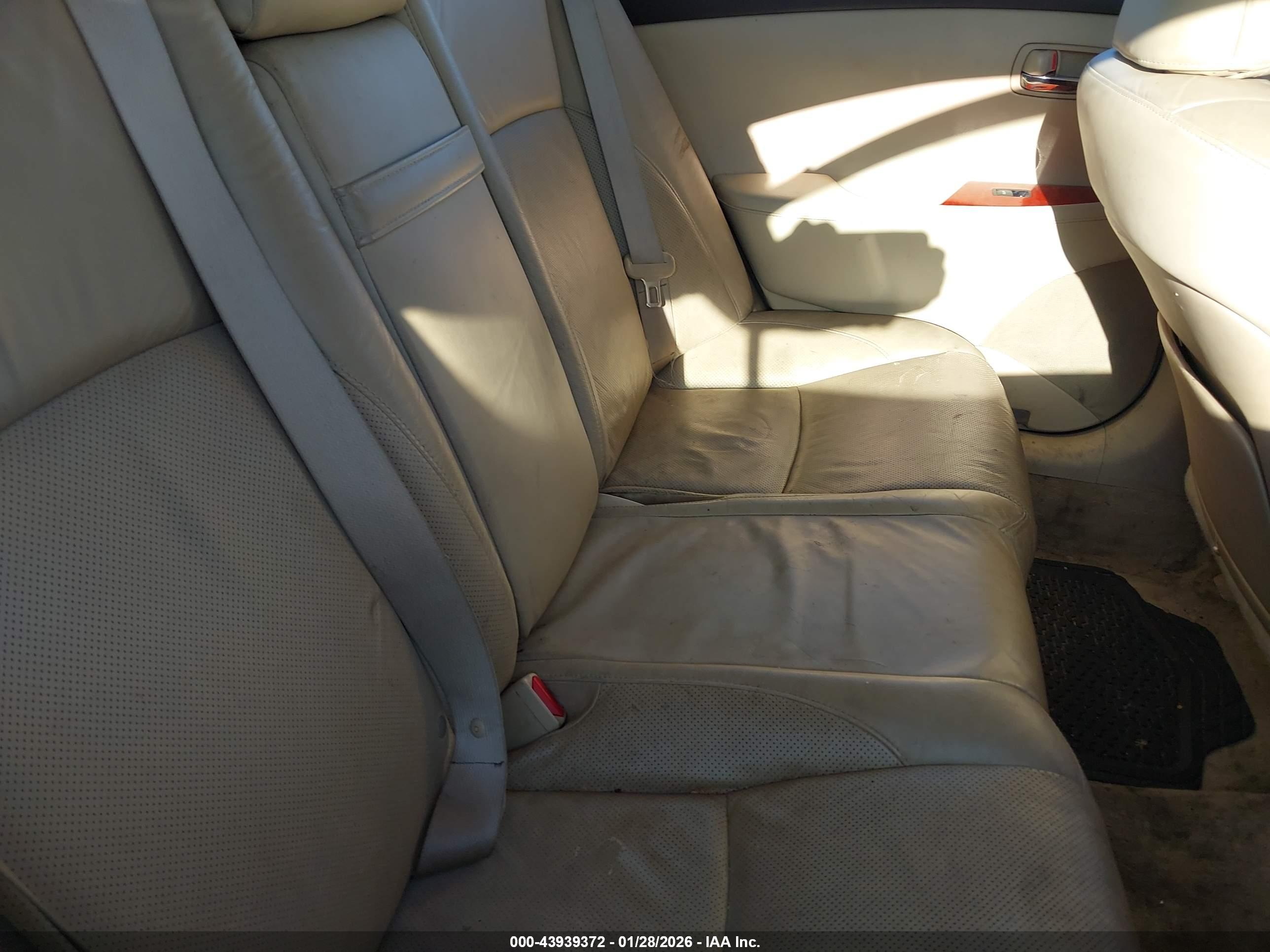 LEXUS ES image 8