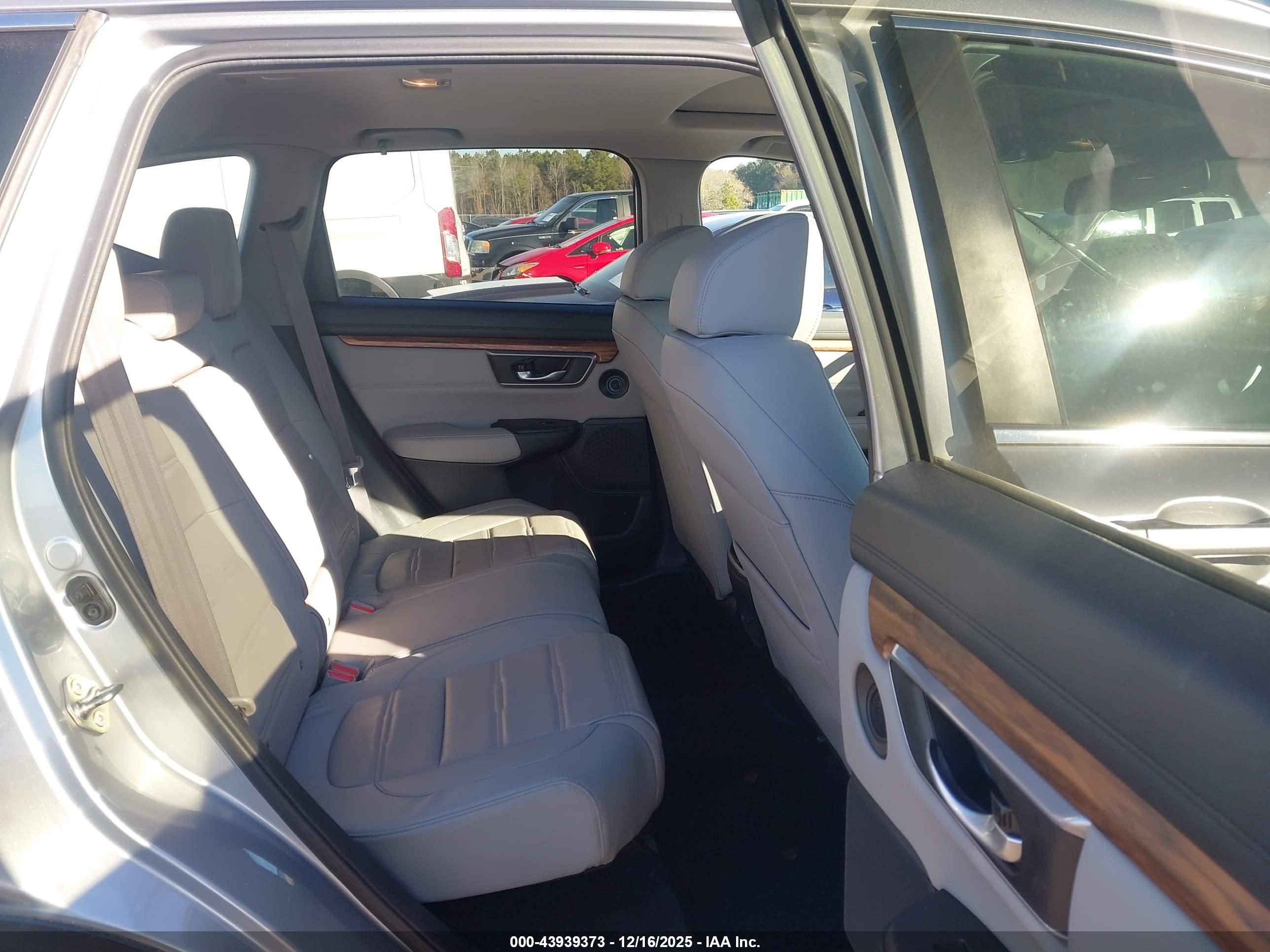 HONDA CR-V image 8