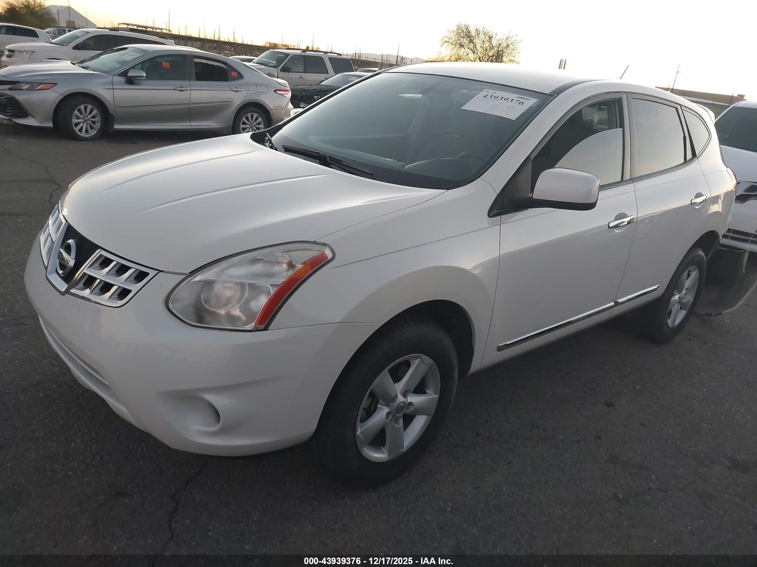 NISSAN ROGUE image 2