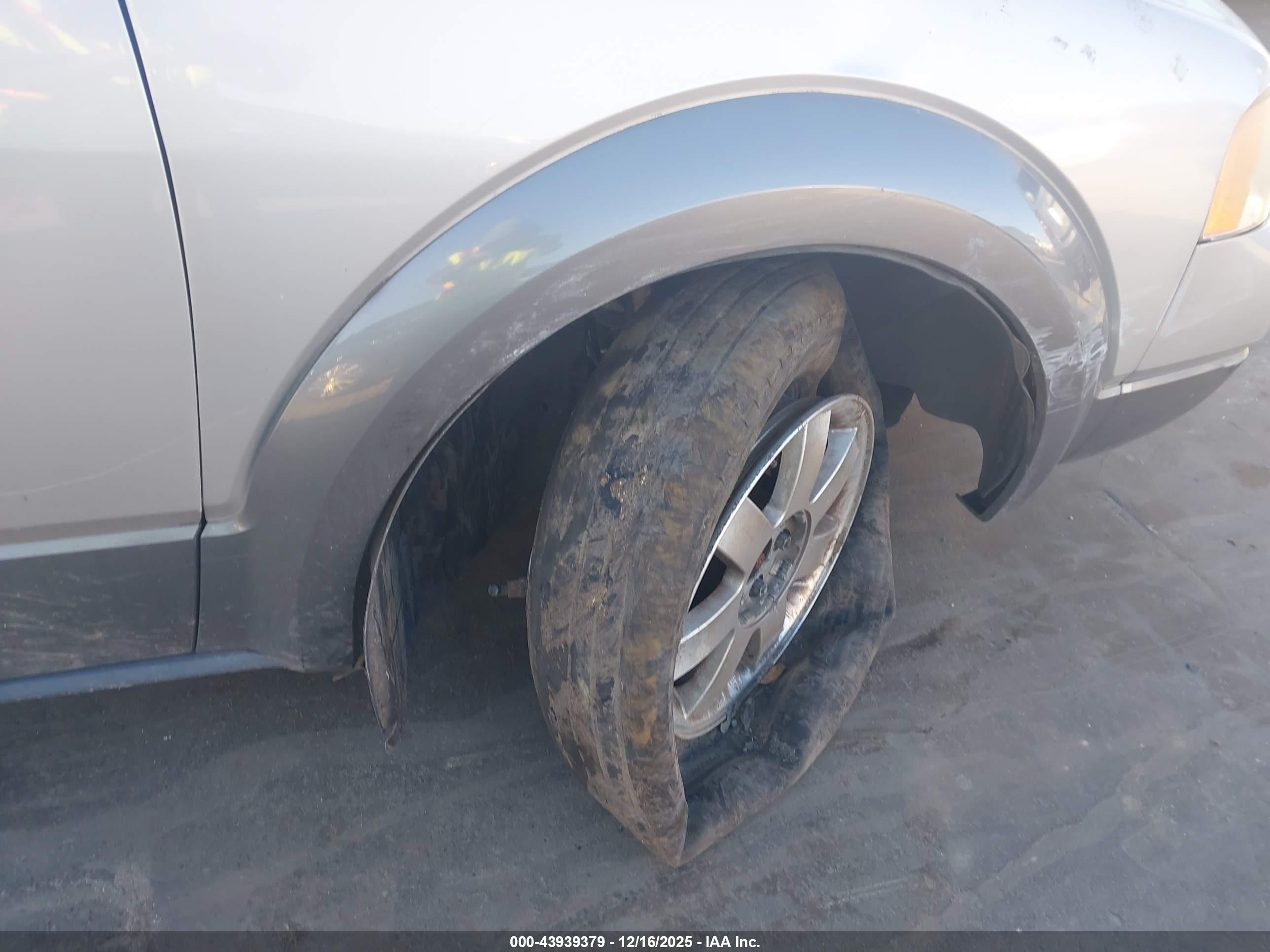FORD FREESTYLE image 6