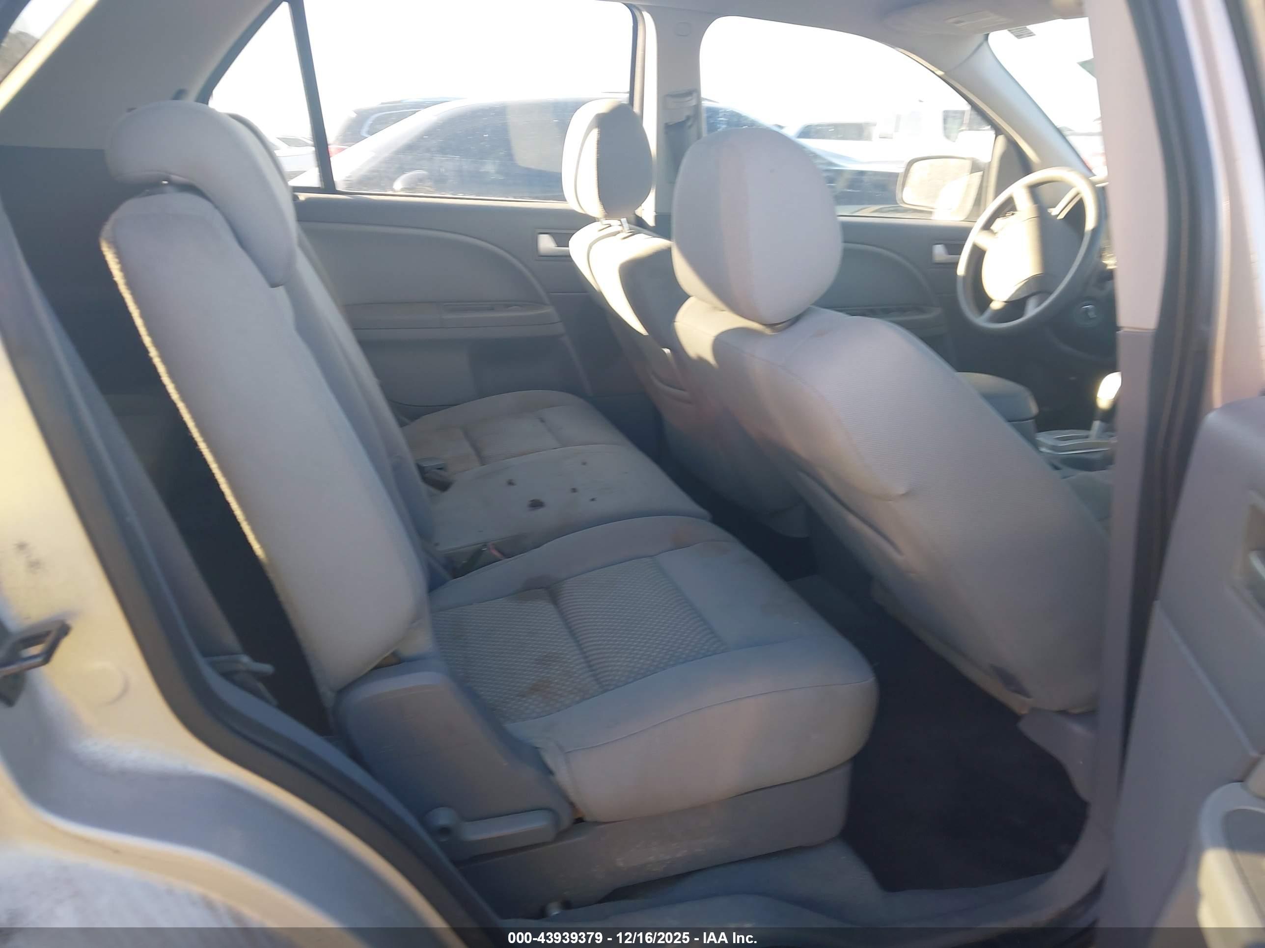 FORD FREESTYLE image 8