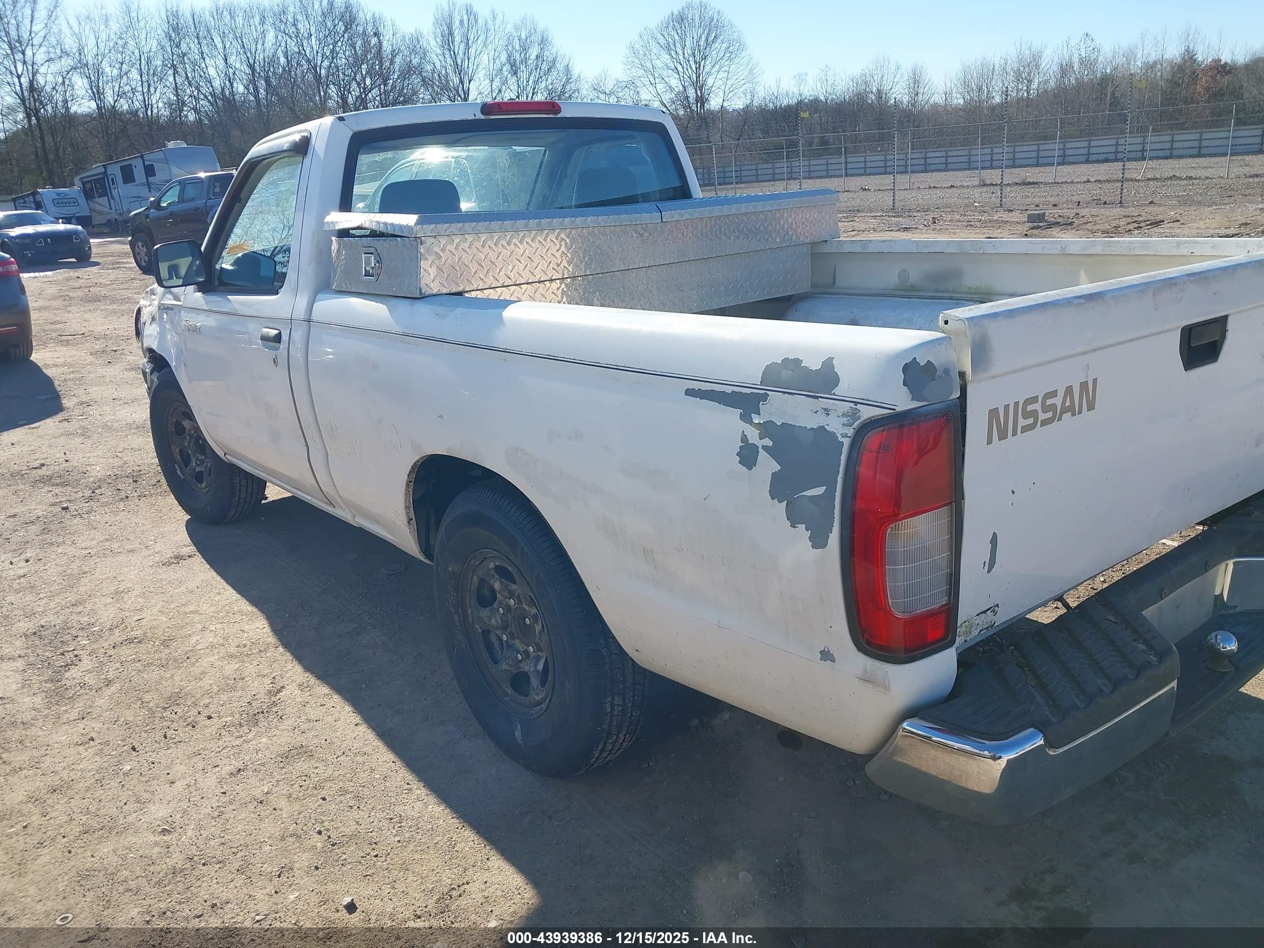 NISSAN FRONTIER image 3
