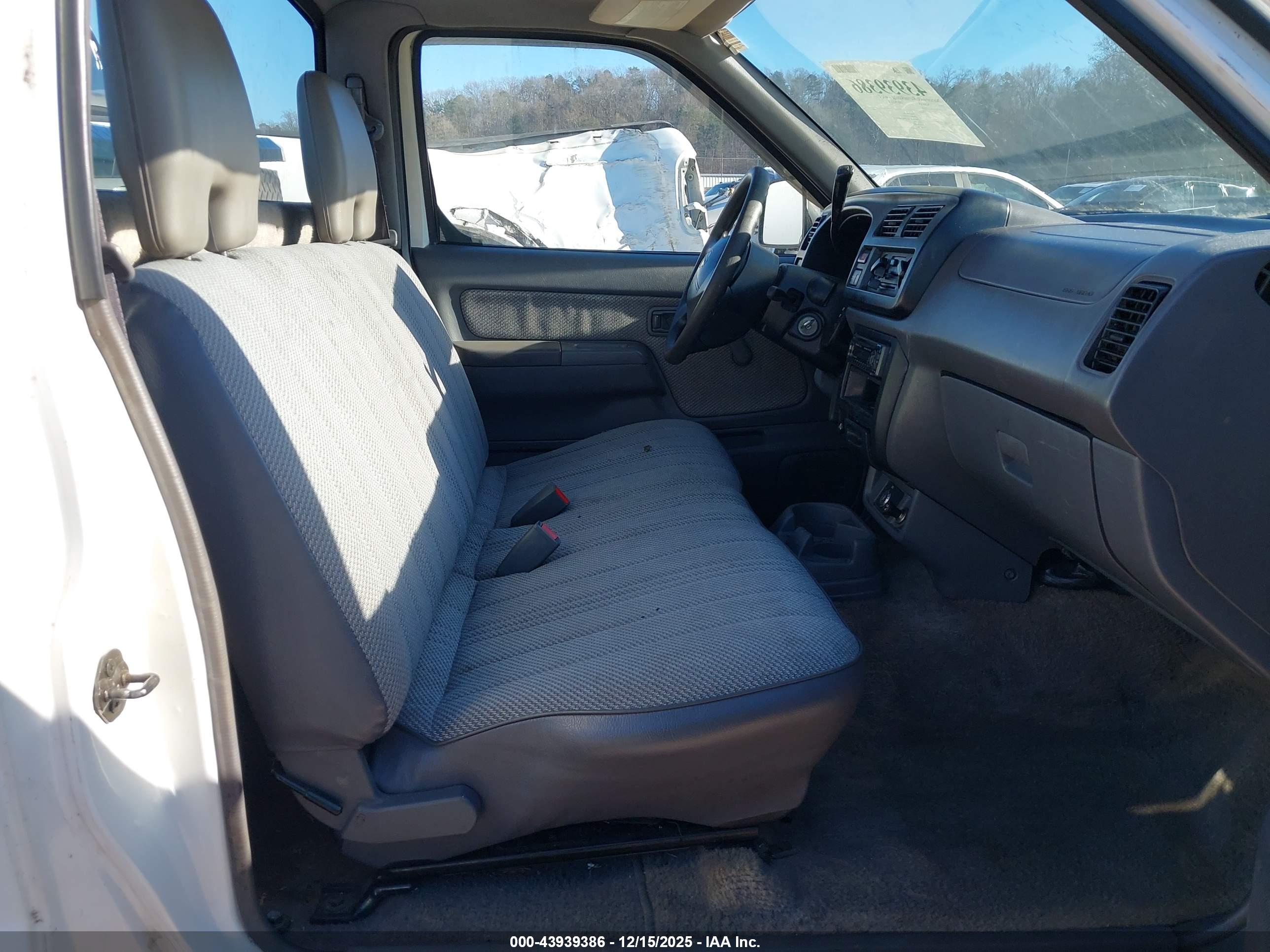 NISSAN FRONTIER image 5