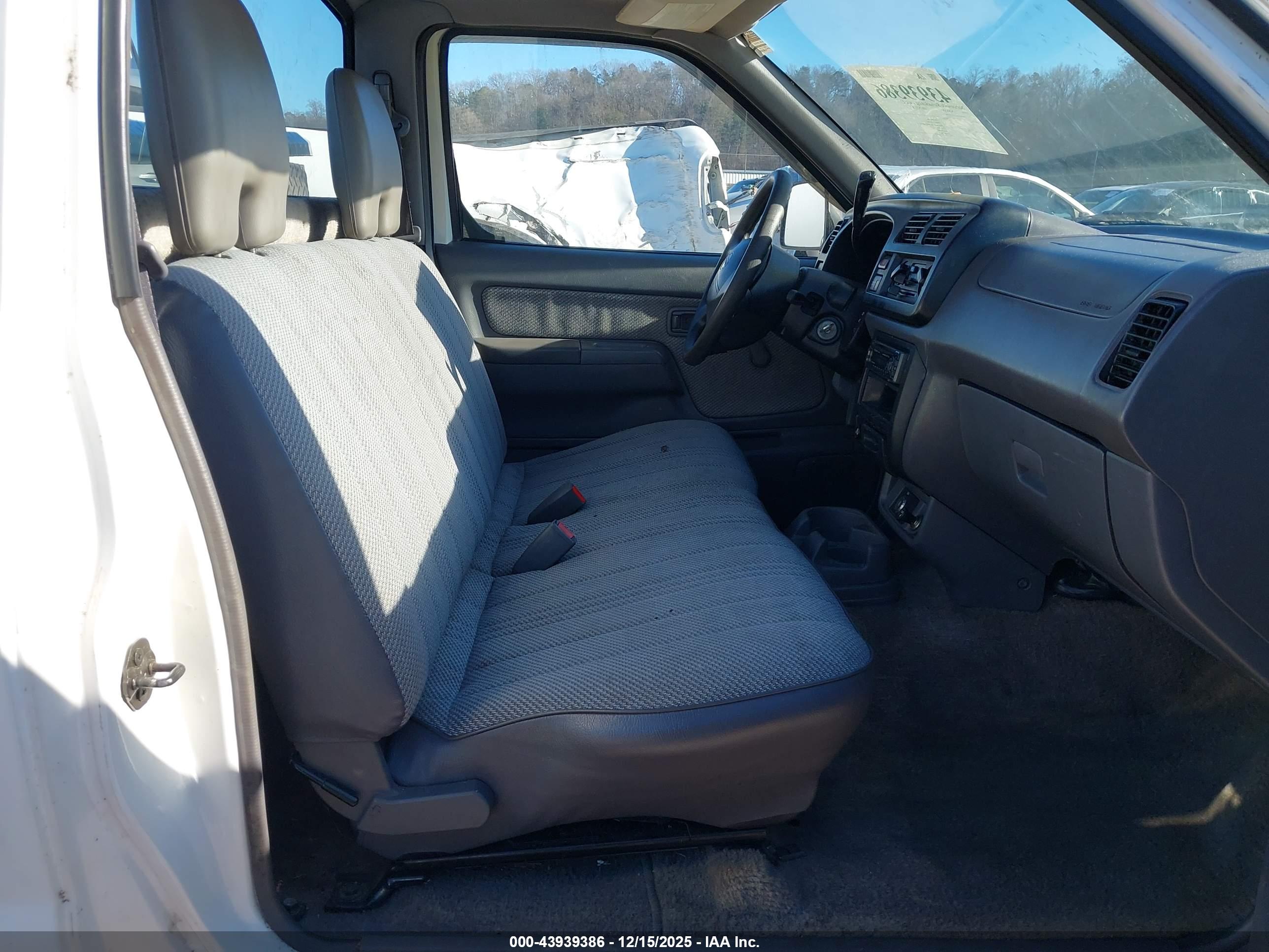 NISSAN FRONTIER image 8