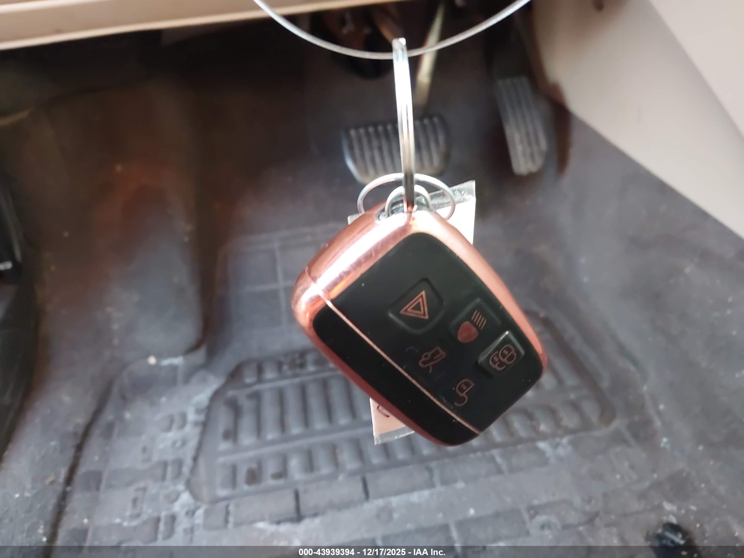 LAND ROVER image 11
