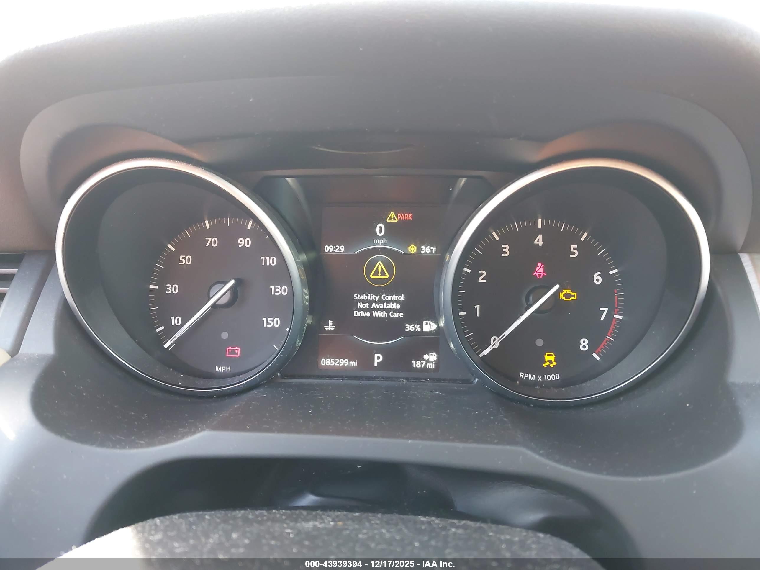 LAND ROVER image 7